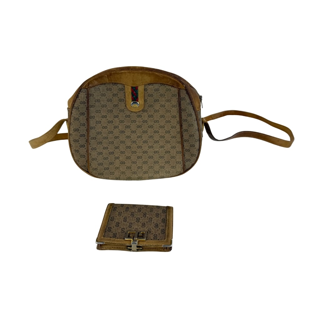 GUCCI LEATHER SHOULDER BAG WITH WALLET: Dimensions: H 7.5” (with handle 27”) x W 8.7”. Vintage Gucci shoulder bag and matching wallet in brown leather and canvas.