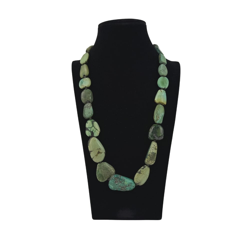 TURQUOISE NECKLACE: Dimensions: W 11”. Vintage chunky turquoise necklace.