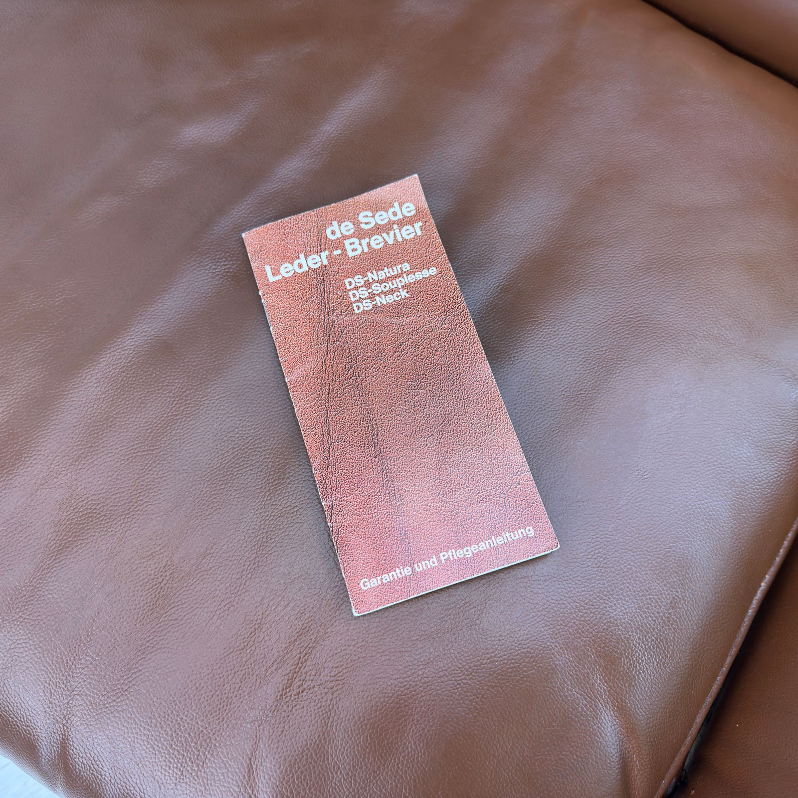 DE SEDE DS-2011 LEATHER SOFA - 7