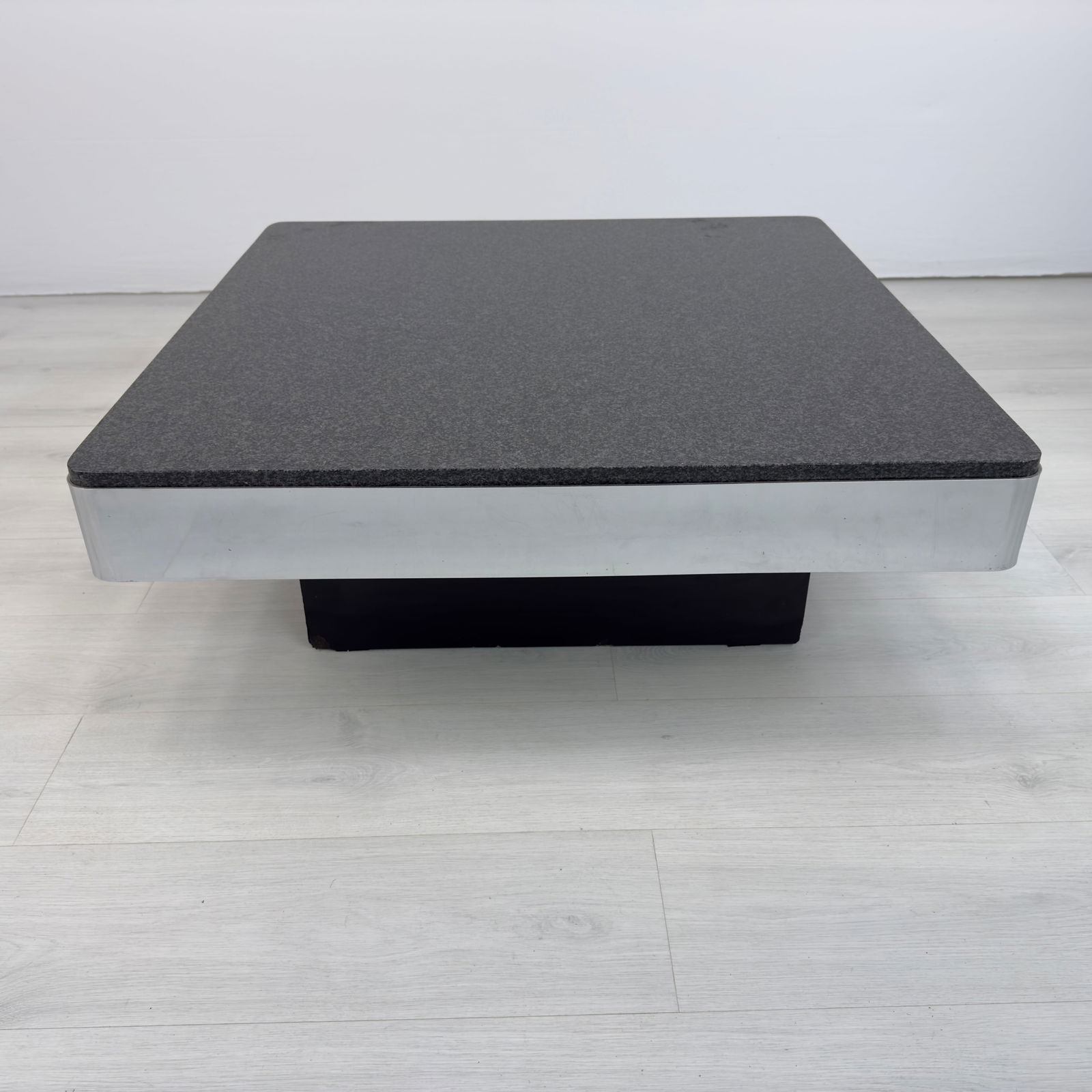 FRANCOIS MONNET ATTR. COFFEE TABLE - 2