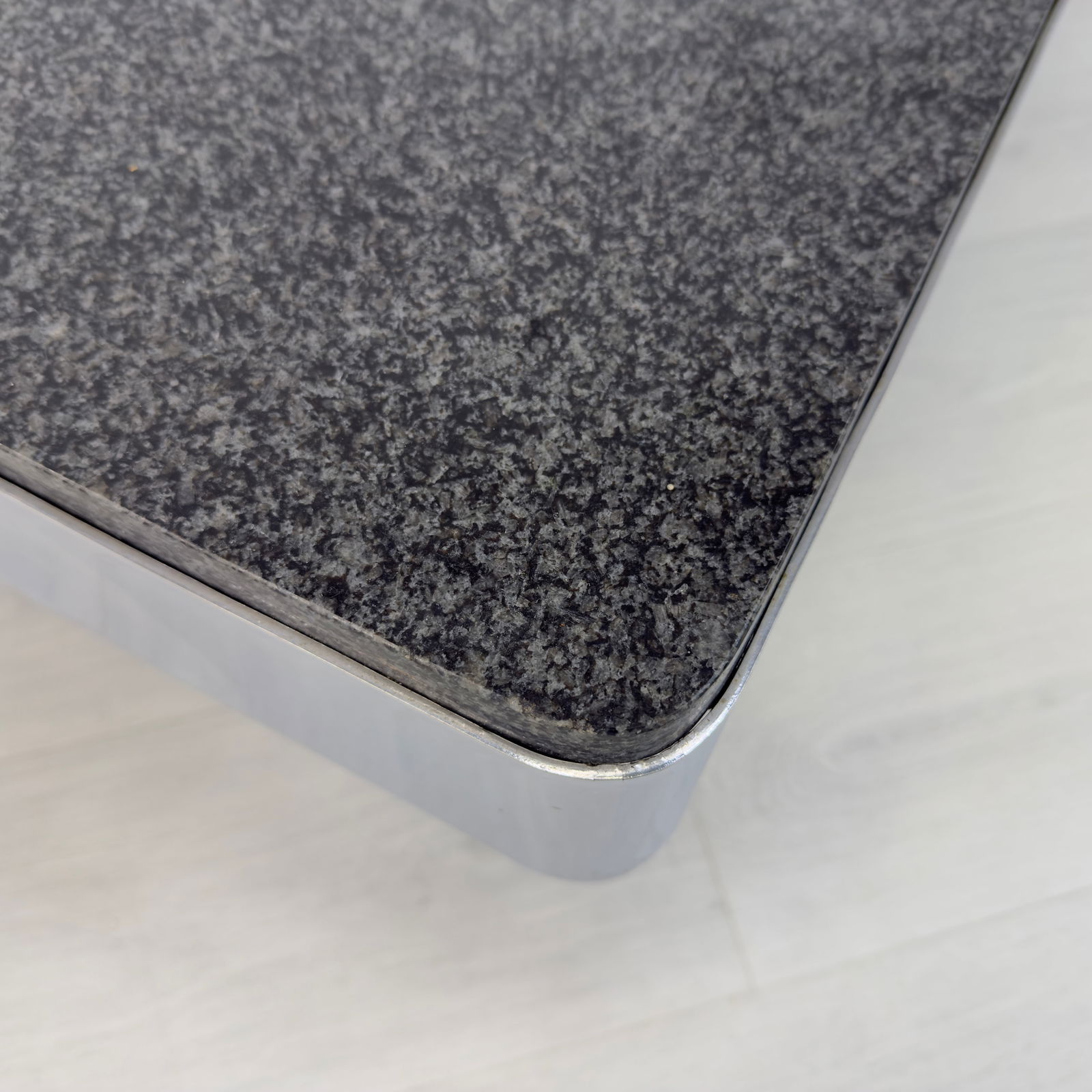 FRANCOIS MONNET ATTR. COFFEE TABLE - 9