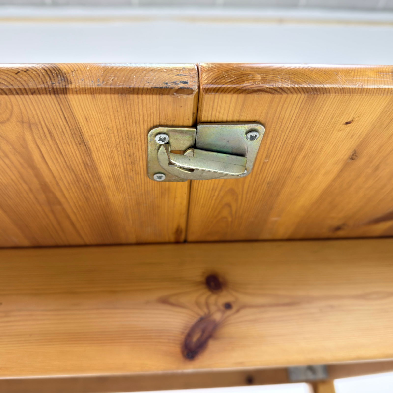 RAINER DAUMILLER EXTENDABLE DINING TABLE - 12