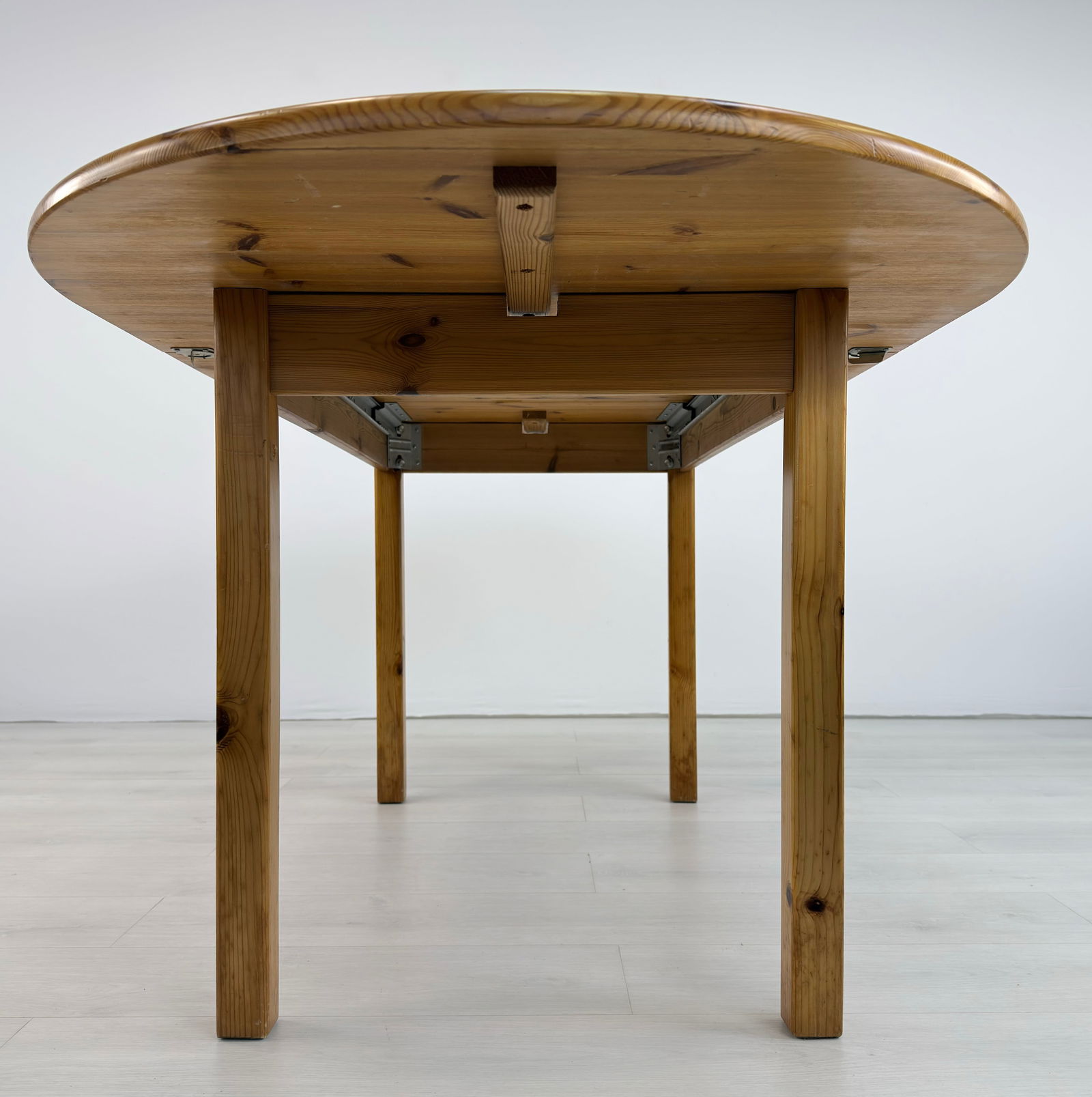 RAINER DAUMILLER EXTENDABLE DINING TABLE - 8