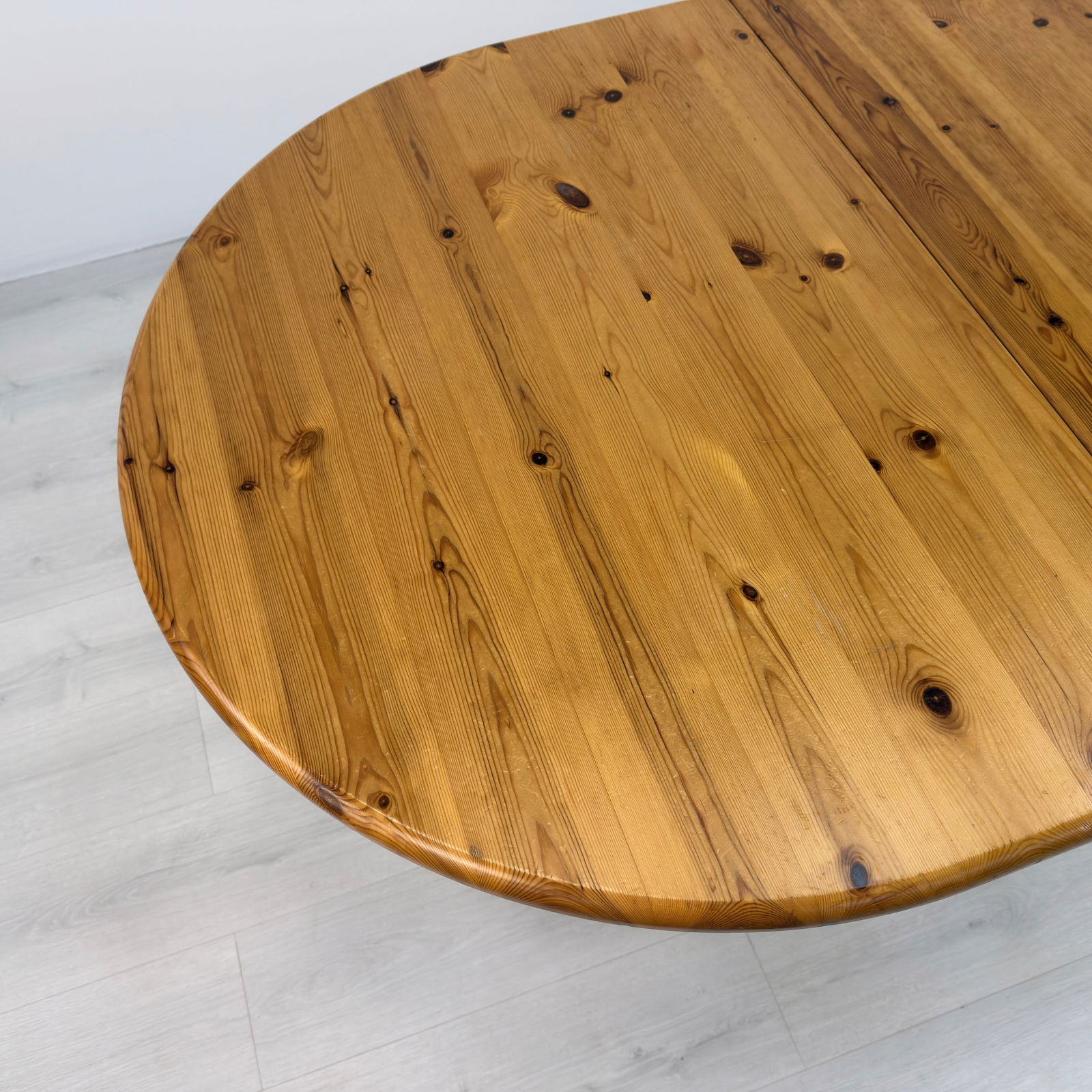 RAINER DAUMILLER EXTENDABLE DINING TABLE - 9