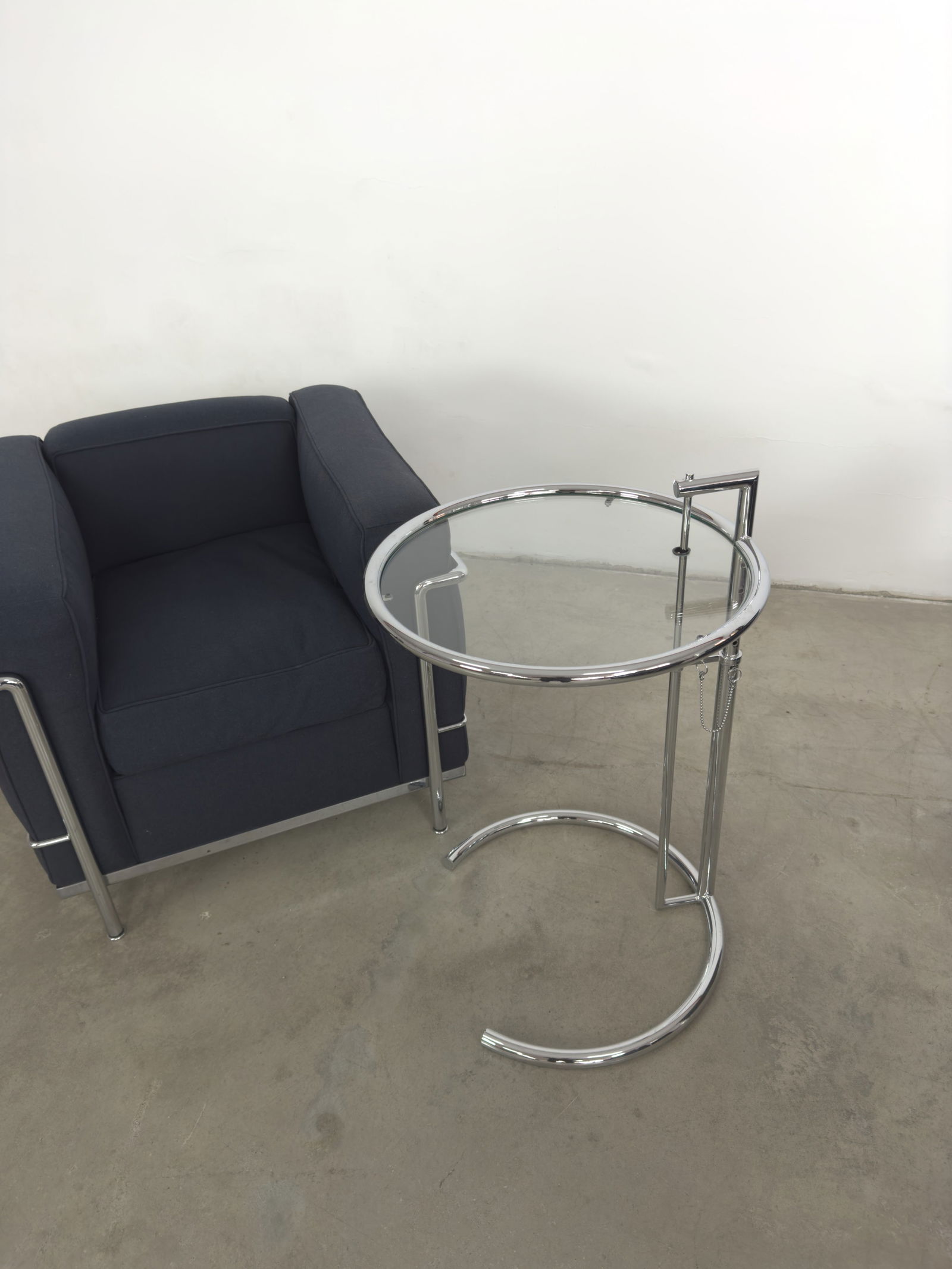 (2) E-1027 TABLES BY EILEEN GRAY FOR CLASSICON - 2