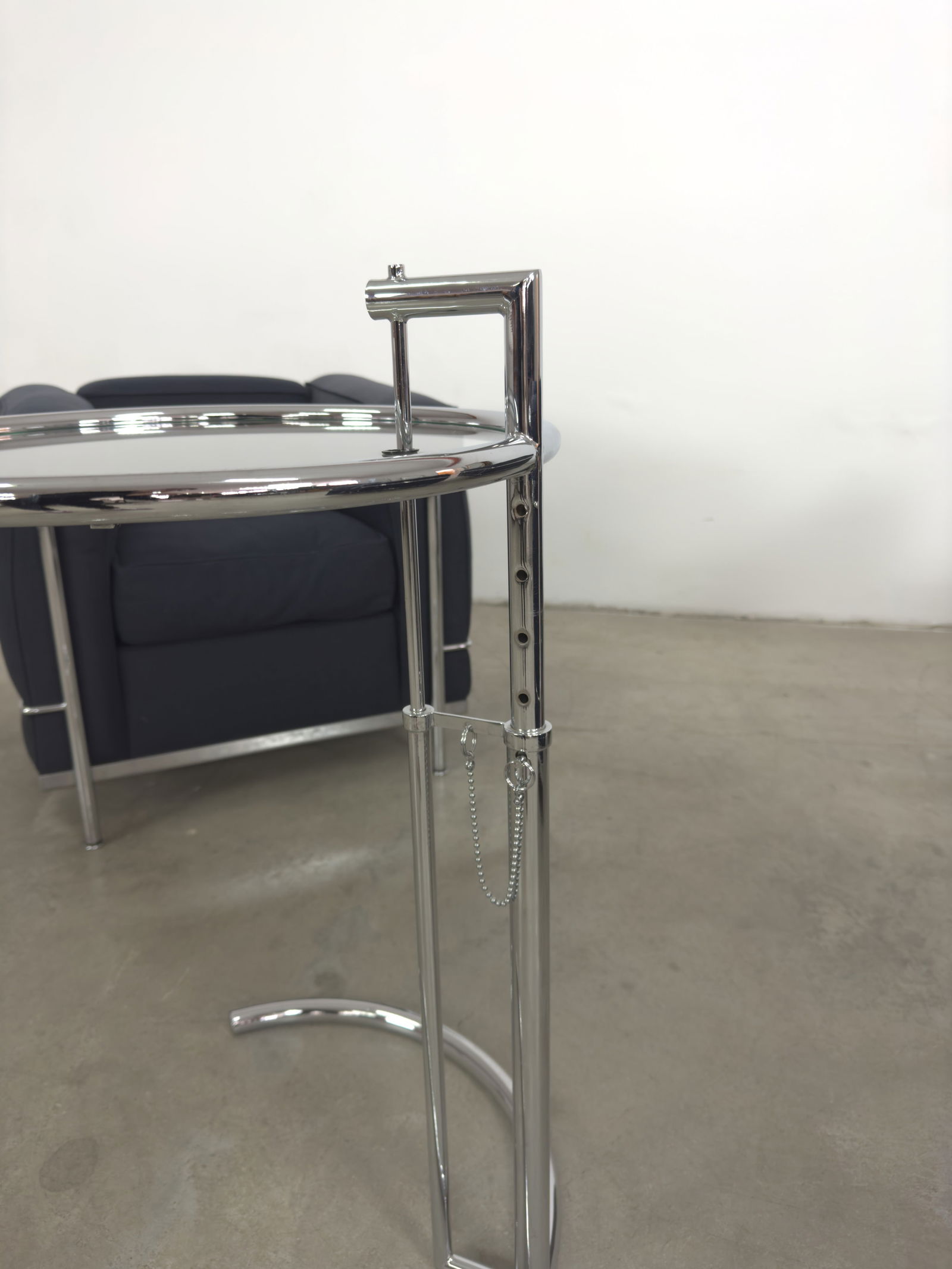 (2) E-1027 TABLES BY EILEEN GRAY FOR CLASSICON - 7