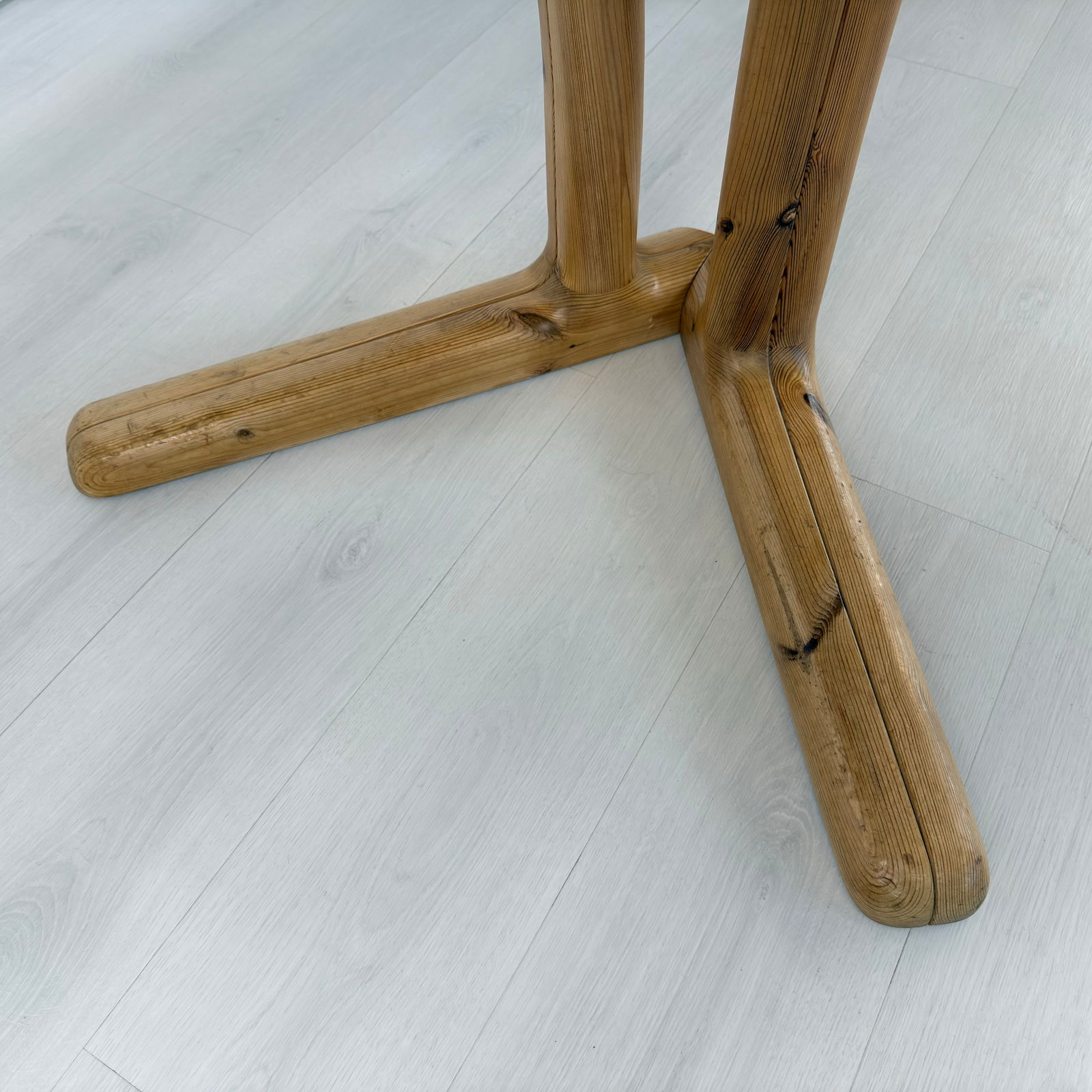 RAINER DAUMILLER EXTENDABLE DINING TABLE - 17