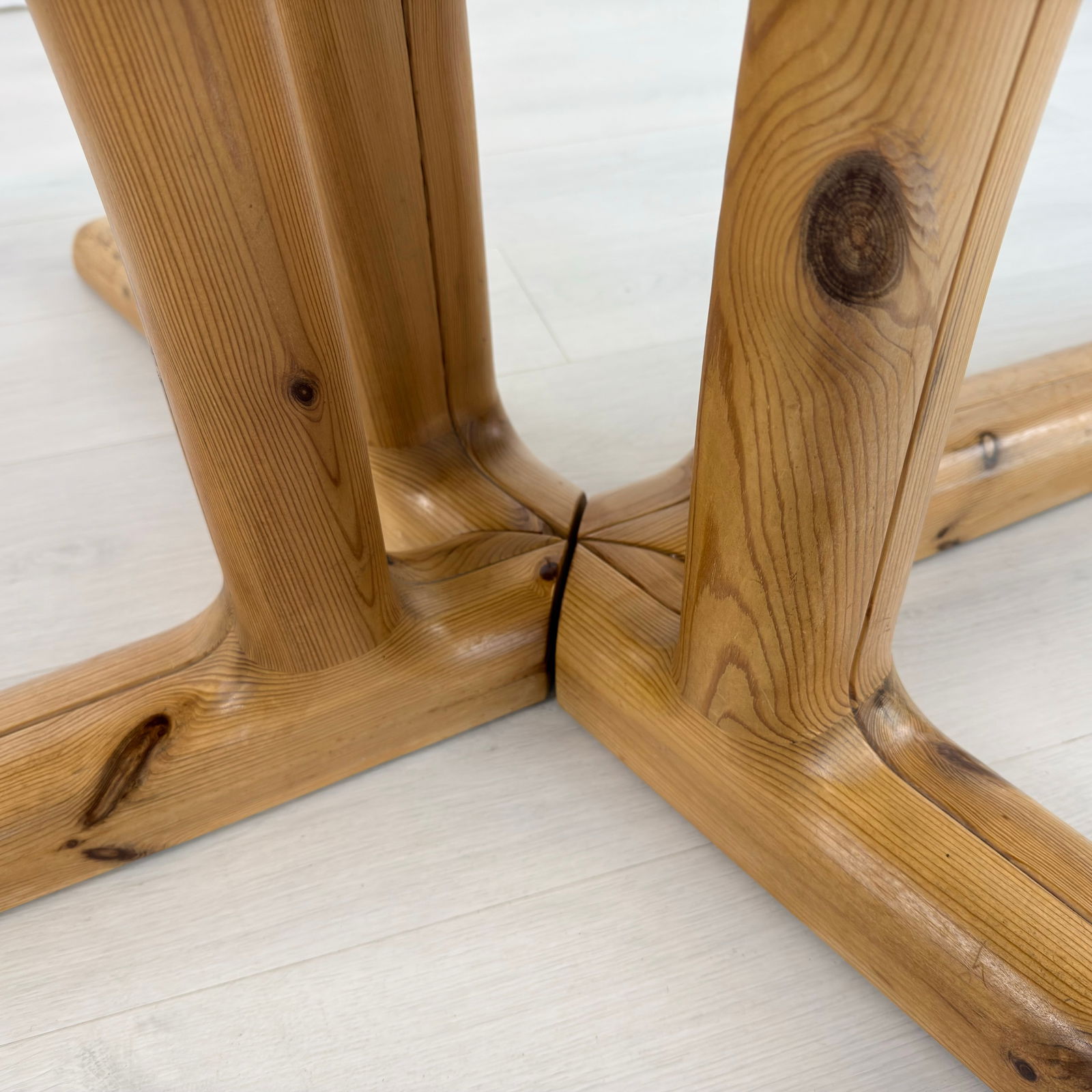 RAINER DAUMILLER EXTENDABLE DINING TABLE - 18