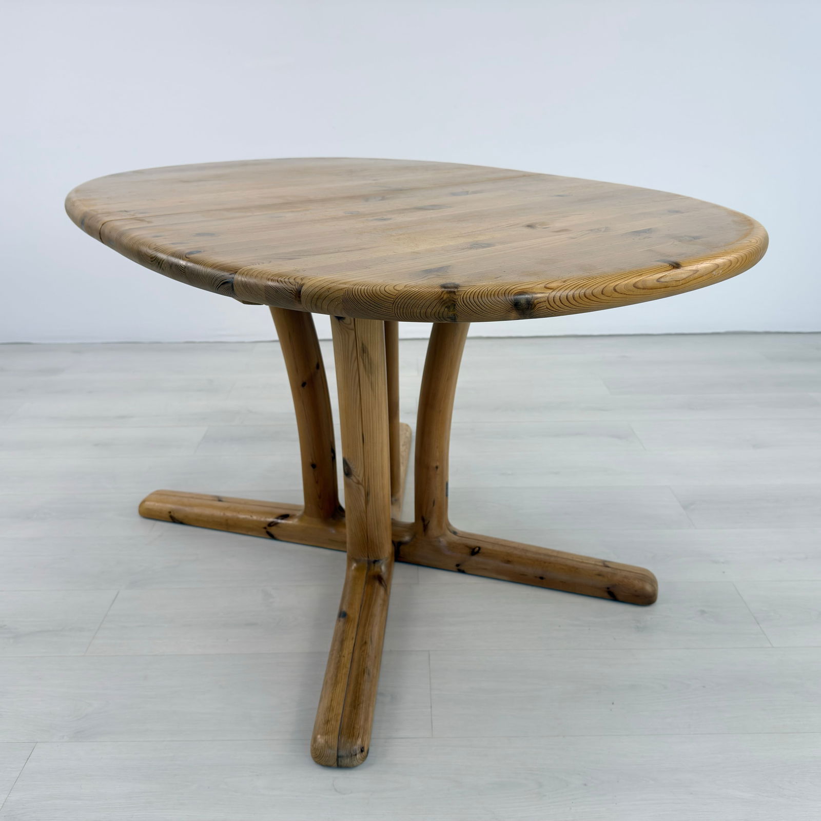 RAINER DAUMILLER EXTENDABLE DINING TABLE - 6