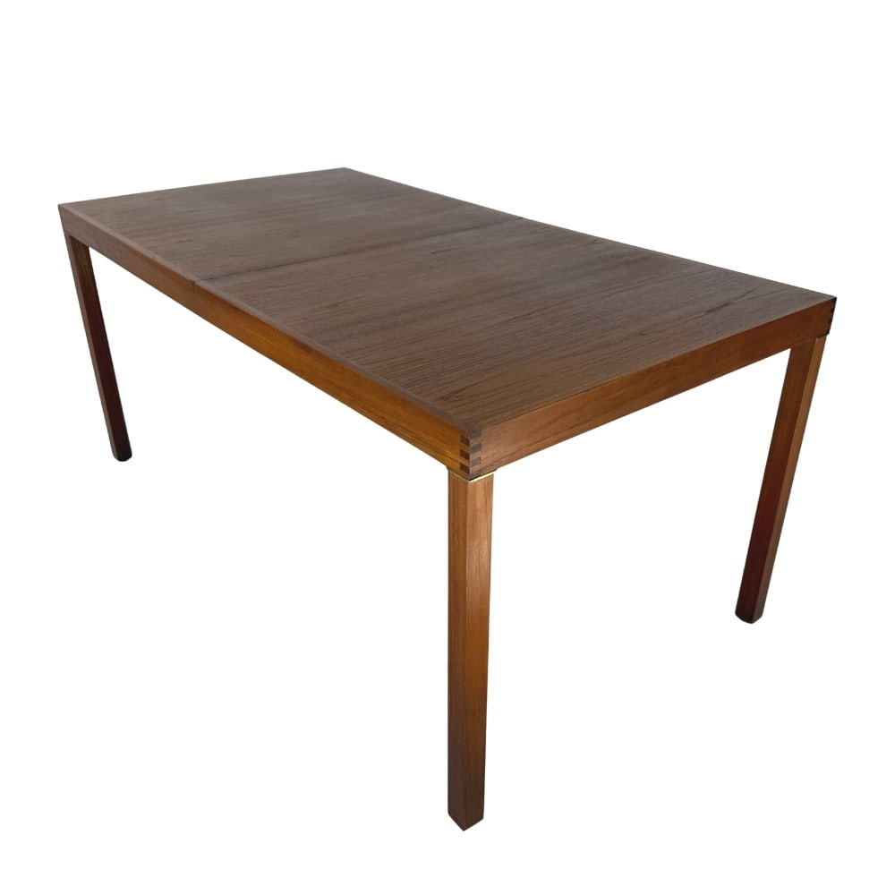 INGER KLINGENBERG FOR FRISTHO DINING TABLE: Dimensions: H 28.7” x W 62.7”/ 82.5” x D 33.3”. Danish Rosewood expandable dining table Inger Klingenberg for Fristho.
