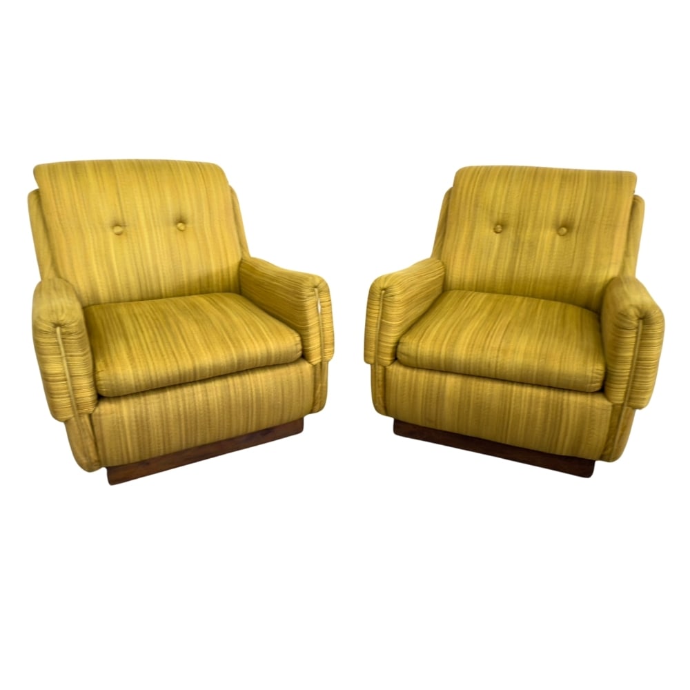 (2) ITALIAN DESIGNER ARMCHAIRS 1960s (1 of 11)