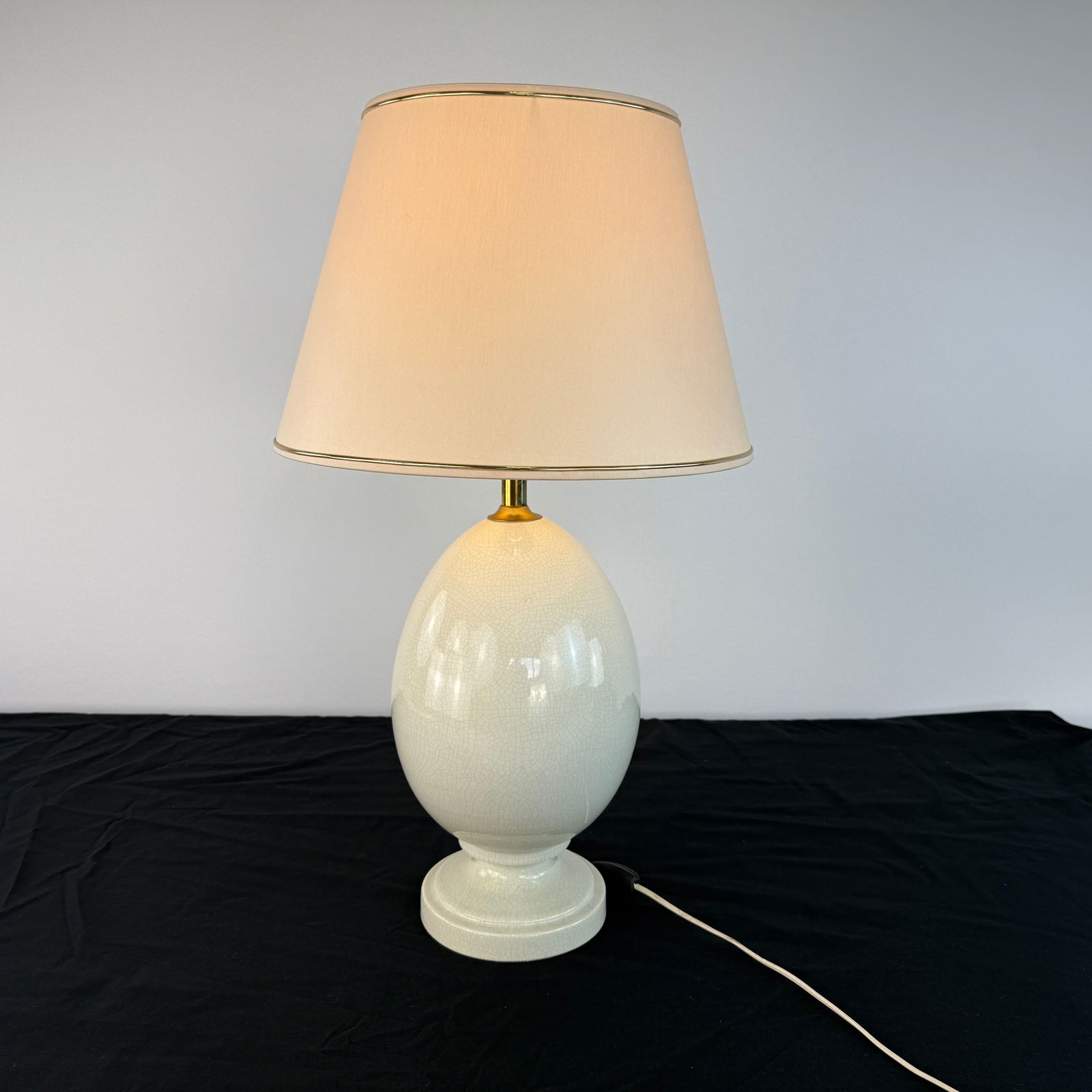FRENCH EGG CERAMIC TABLE LAMP - 2