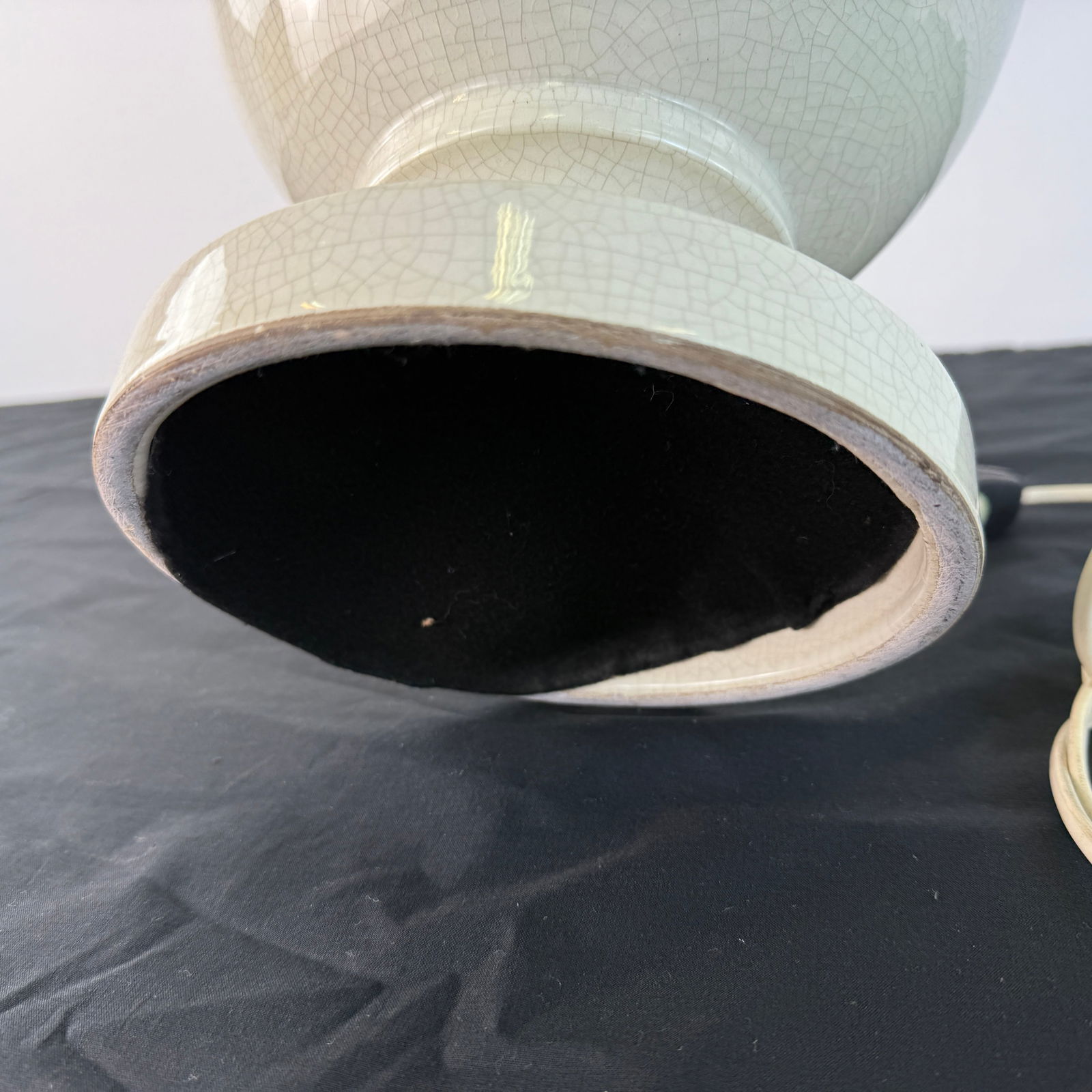 FRENCH EGG CERAMIC TABLE LAMP - 7