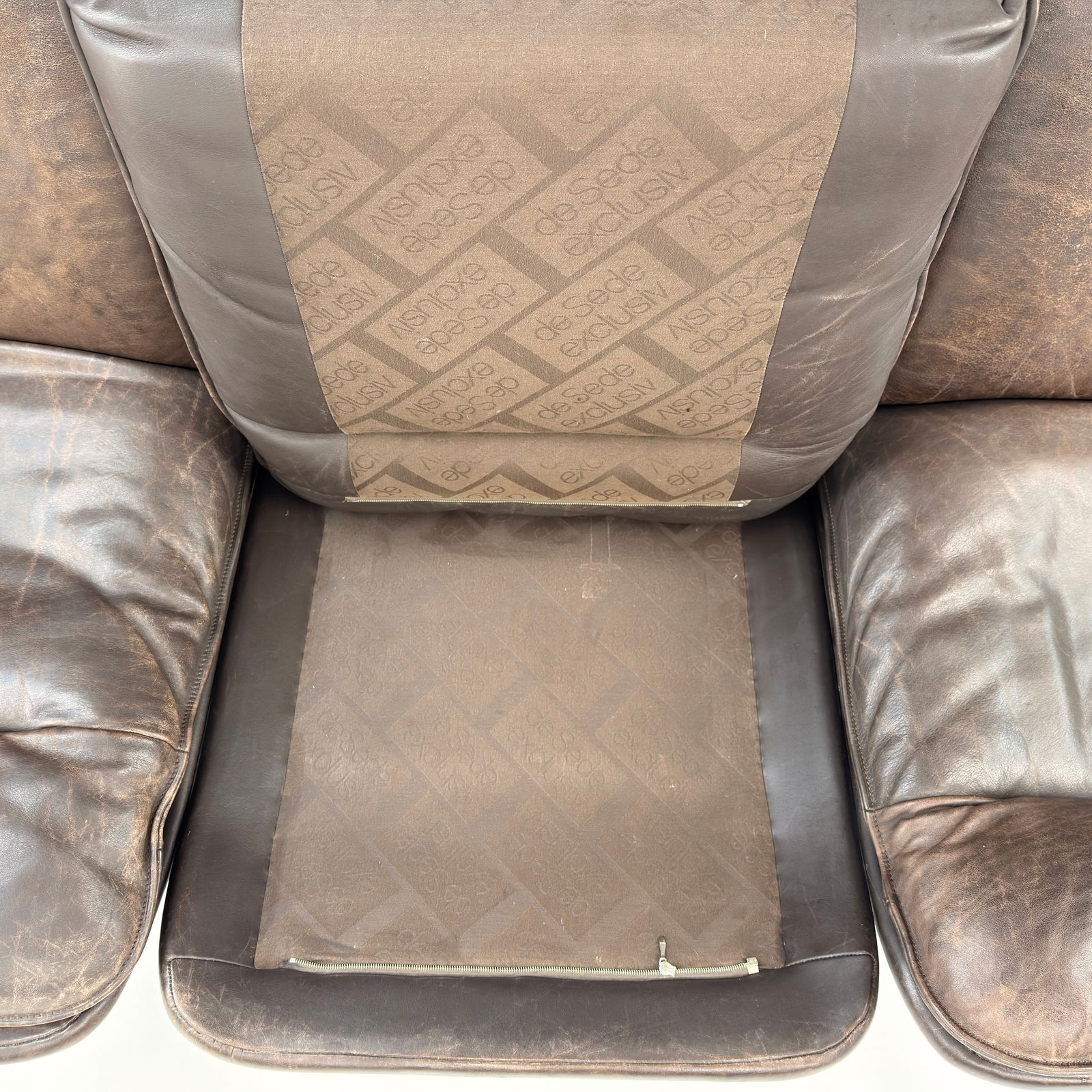 DE SEDE DS 49 THREE-SEATER SOFA, 1970s - 13