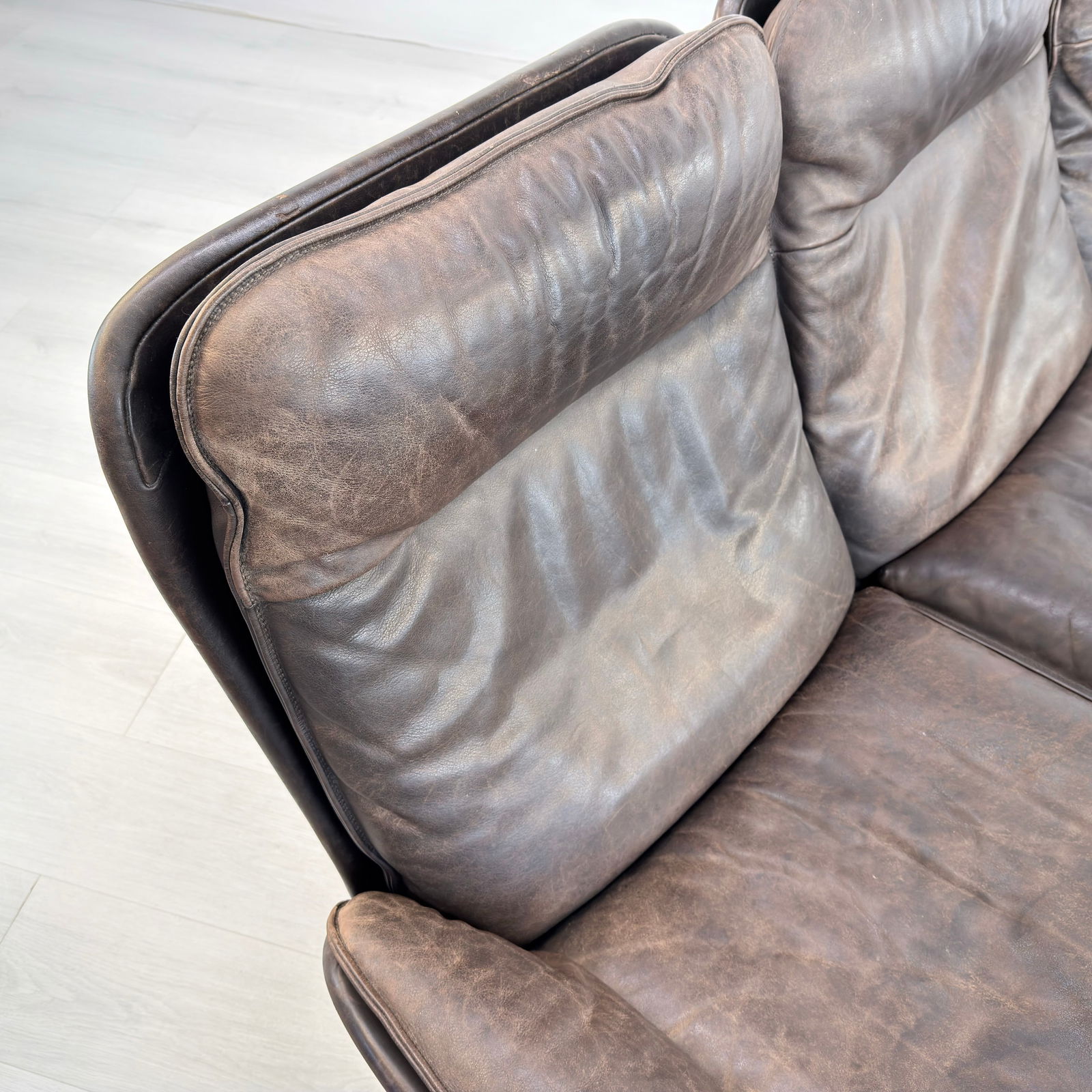 DE SEDE DS 49 THREE-SEATER SOFA, 1970s - 14