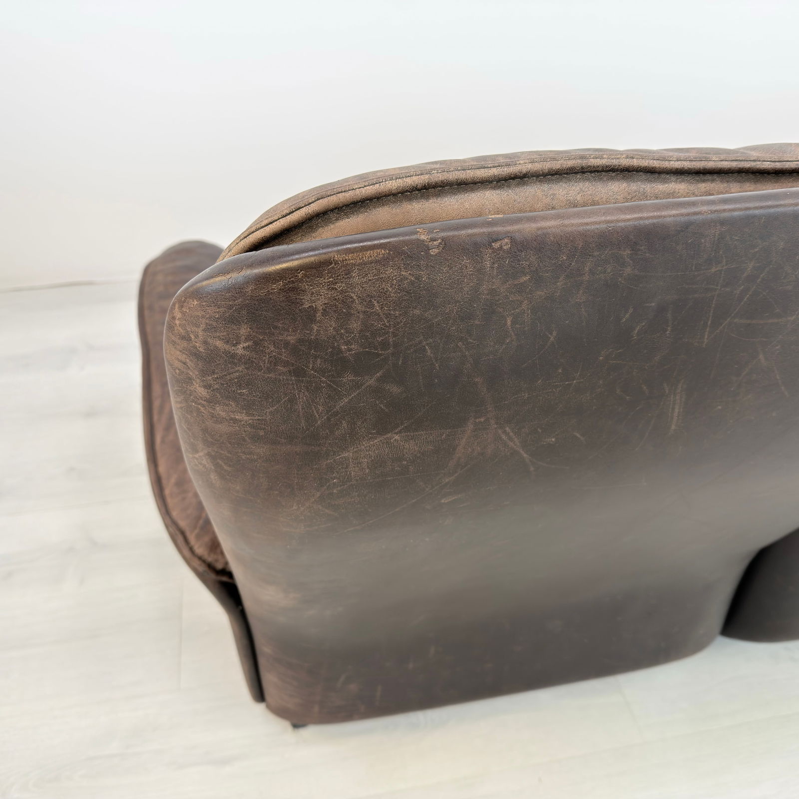 DE SEDE DS 49 THREE-SEATER SOFA, 1970s - 15