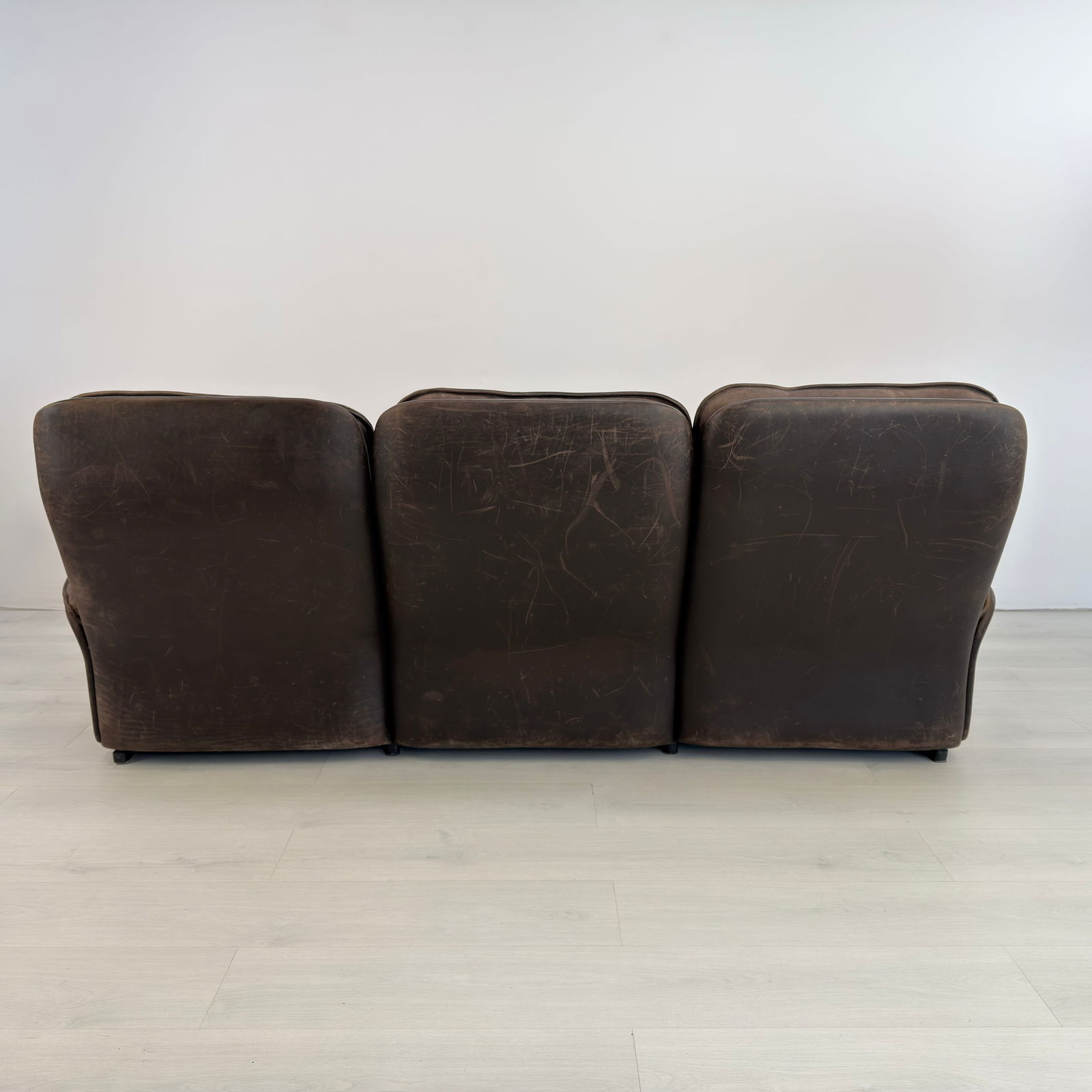 DE SEDE DS 49 THREE-SEATER SOFA, 1970s - 6