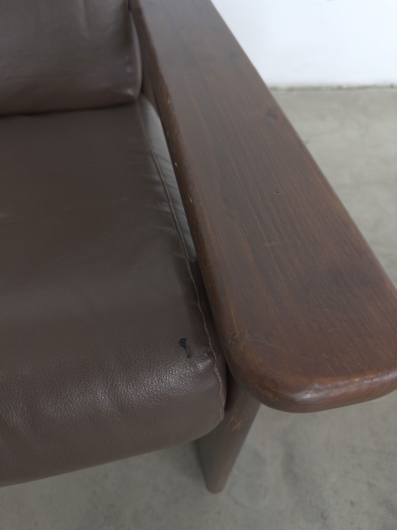 VINTAGE DANISH LEATHER SOFA - 6