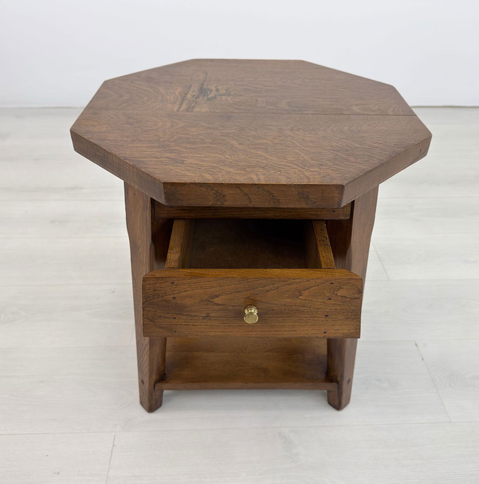 ART DECO SIDE TABLE - 3