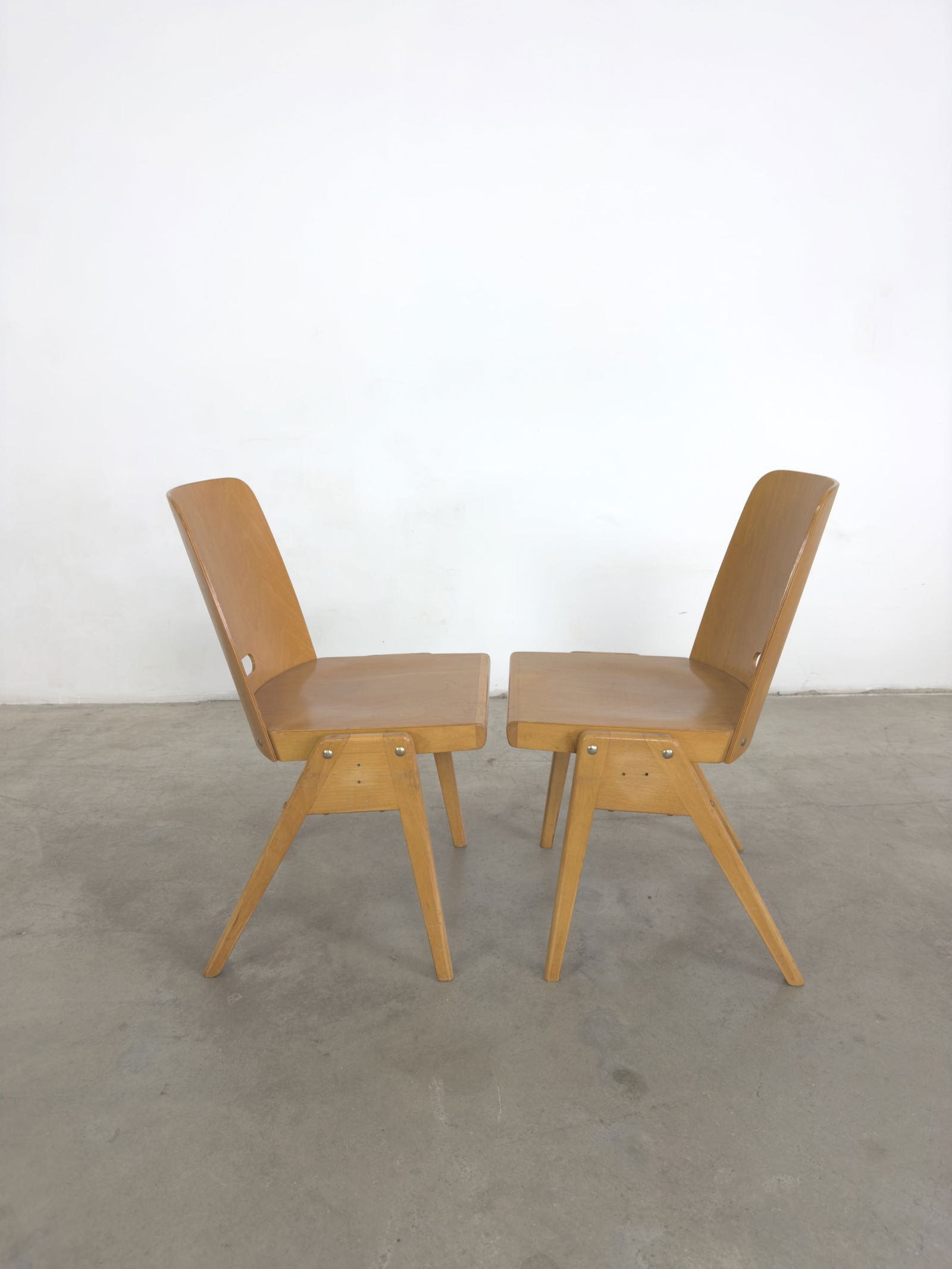 (8) STACKABLE CHAIRS BY CASSALA - 8