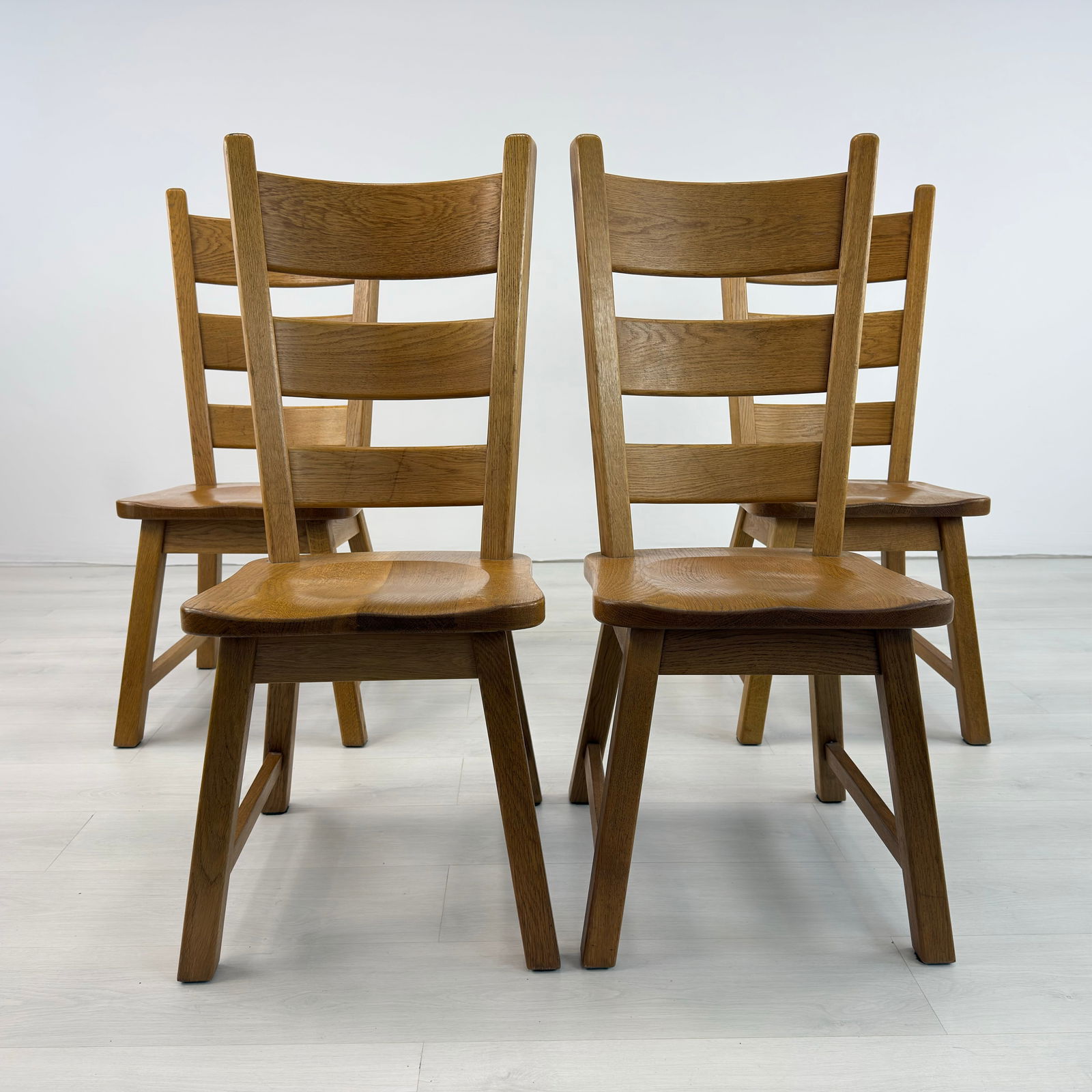 (4) RUSTIC DINING CHAIRS - 4