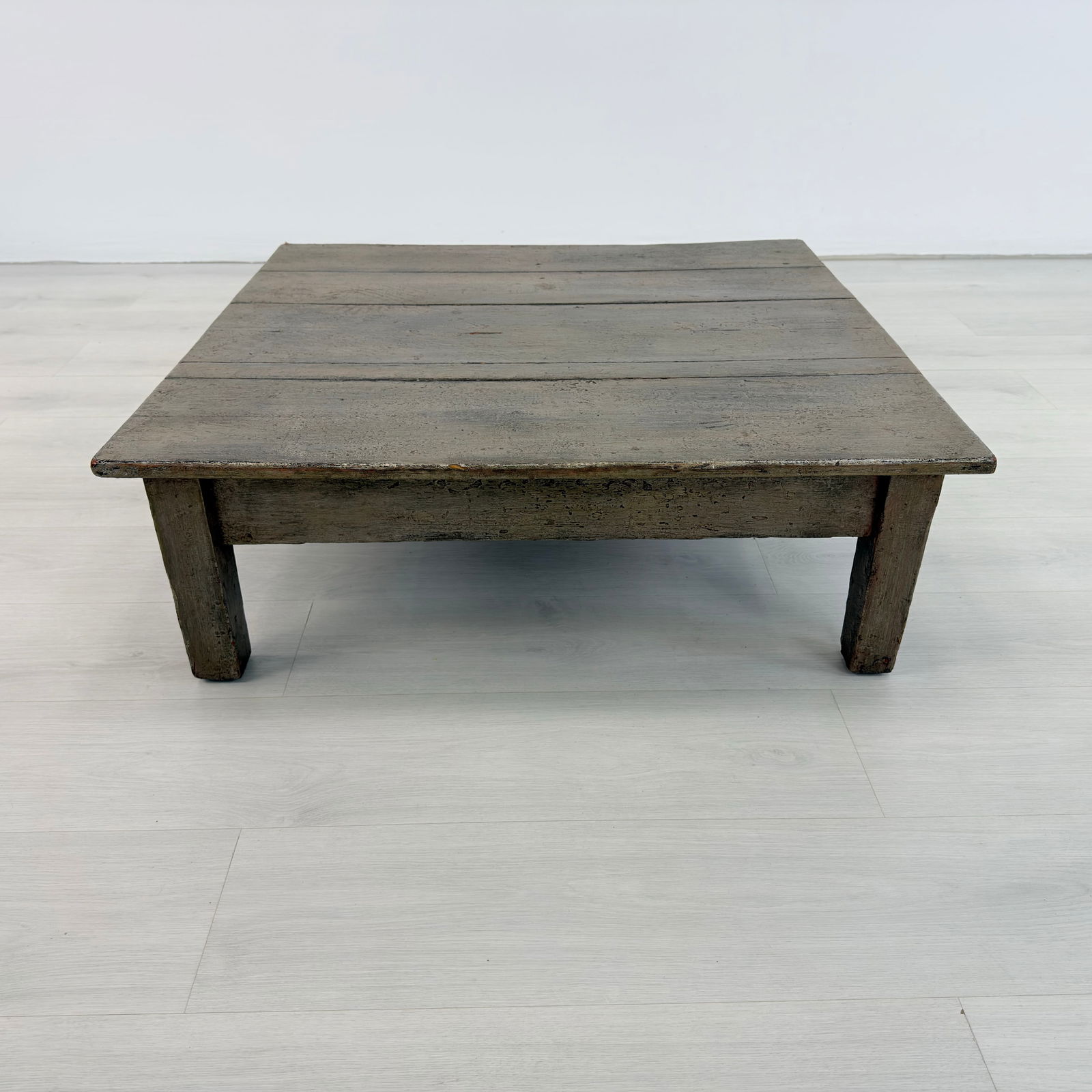 RUSTIC COFFEE TABLE - 4