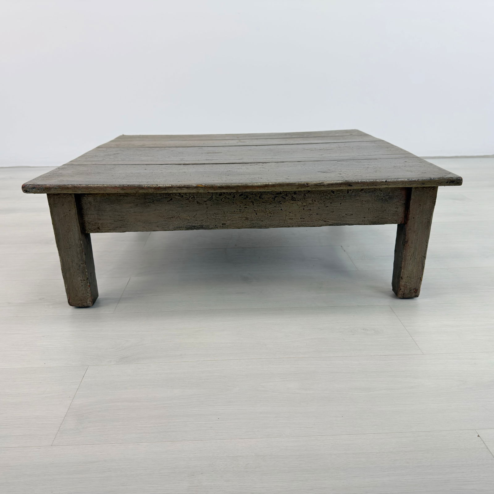 RUSTIC COFFEE TABLE - 5