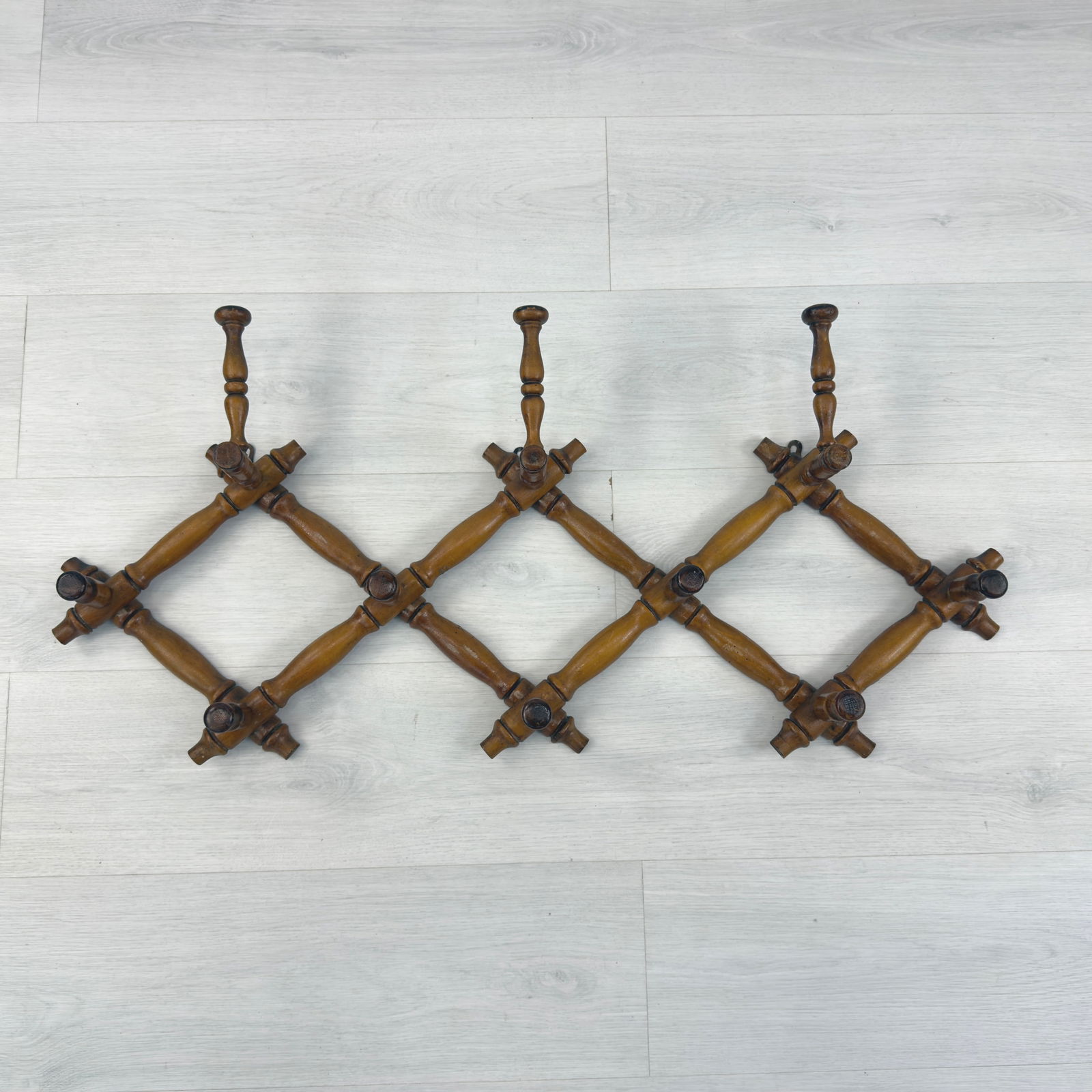 VINTAGE EXTENDABLE COAT RACK - 2