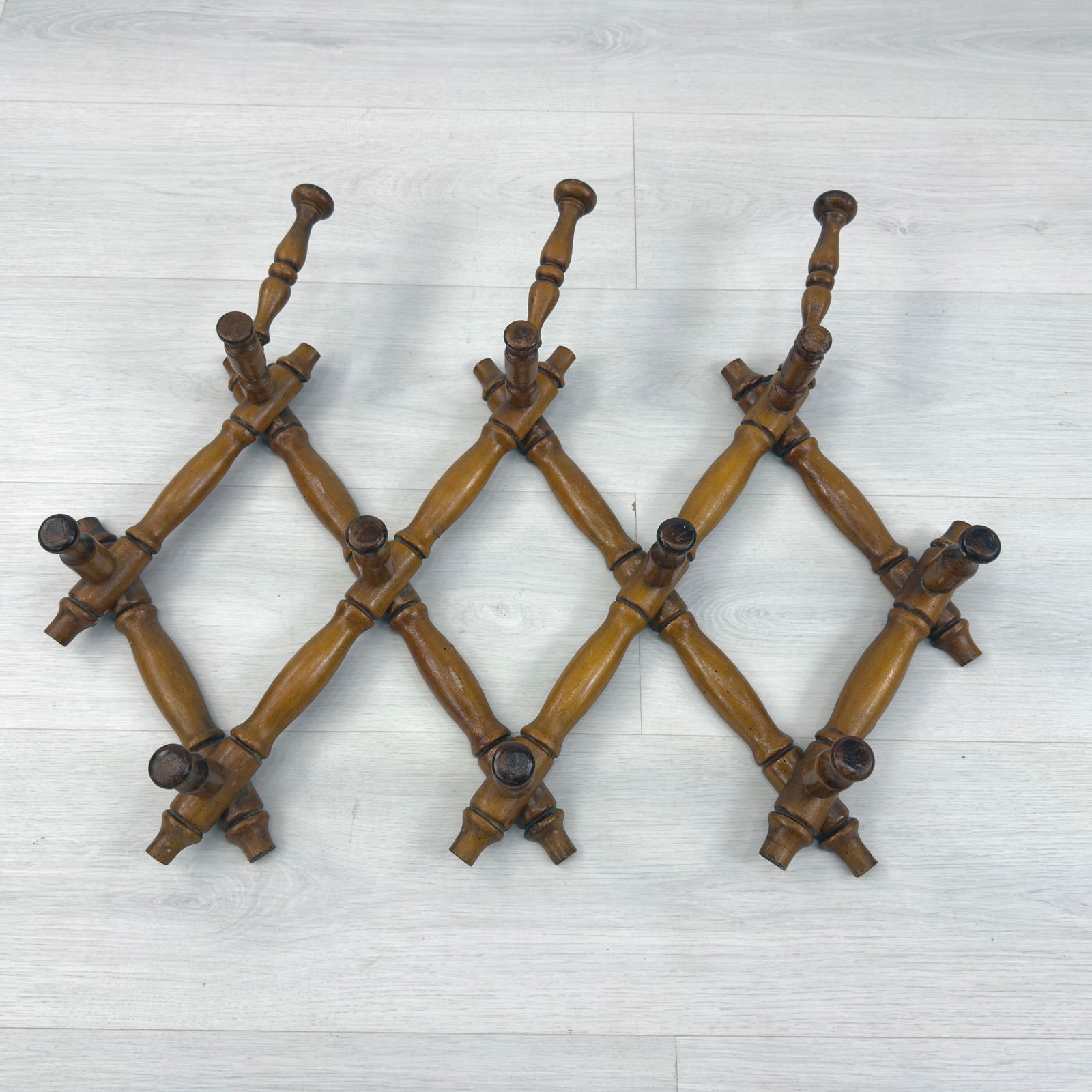 VINTAGE EXTENDABLE COAT RACK - 3