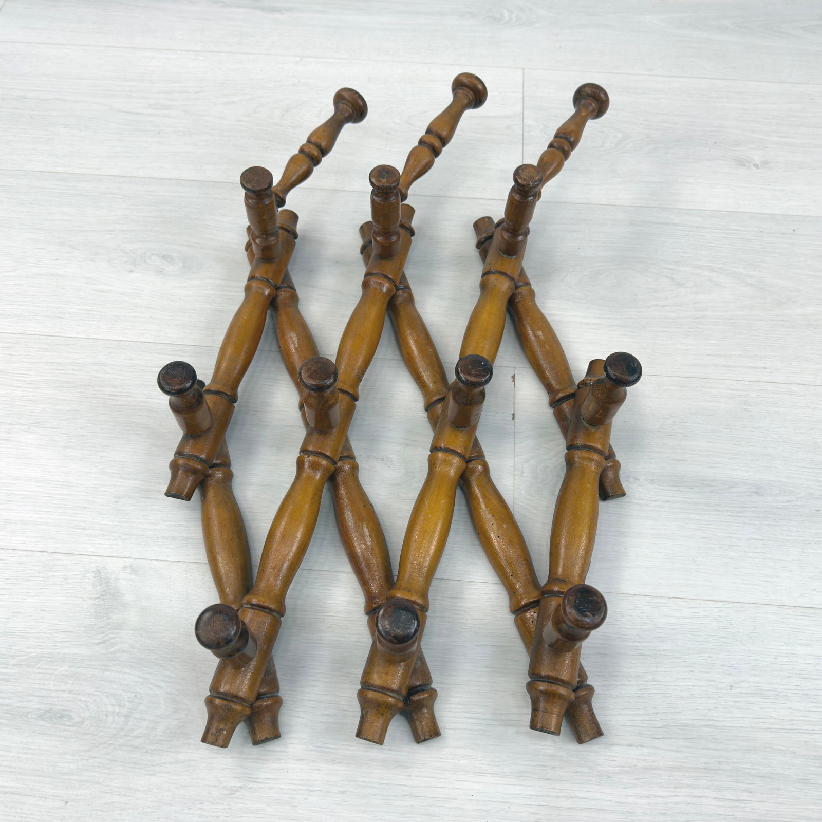 VINTAGE EXTENDABLE COAT RACK - 4