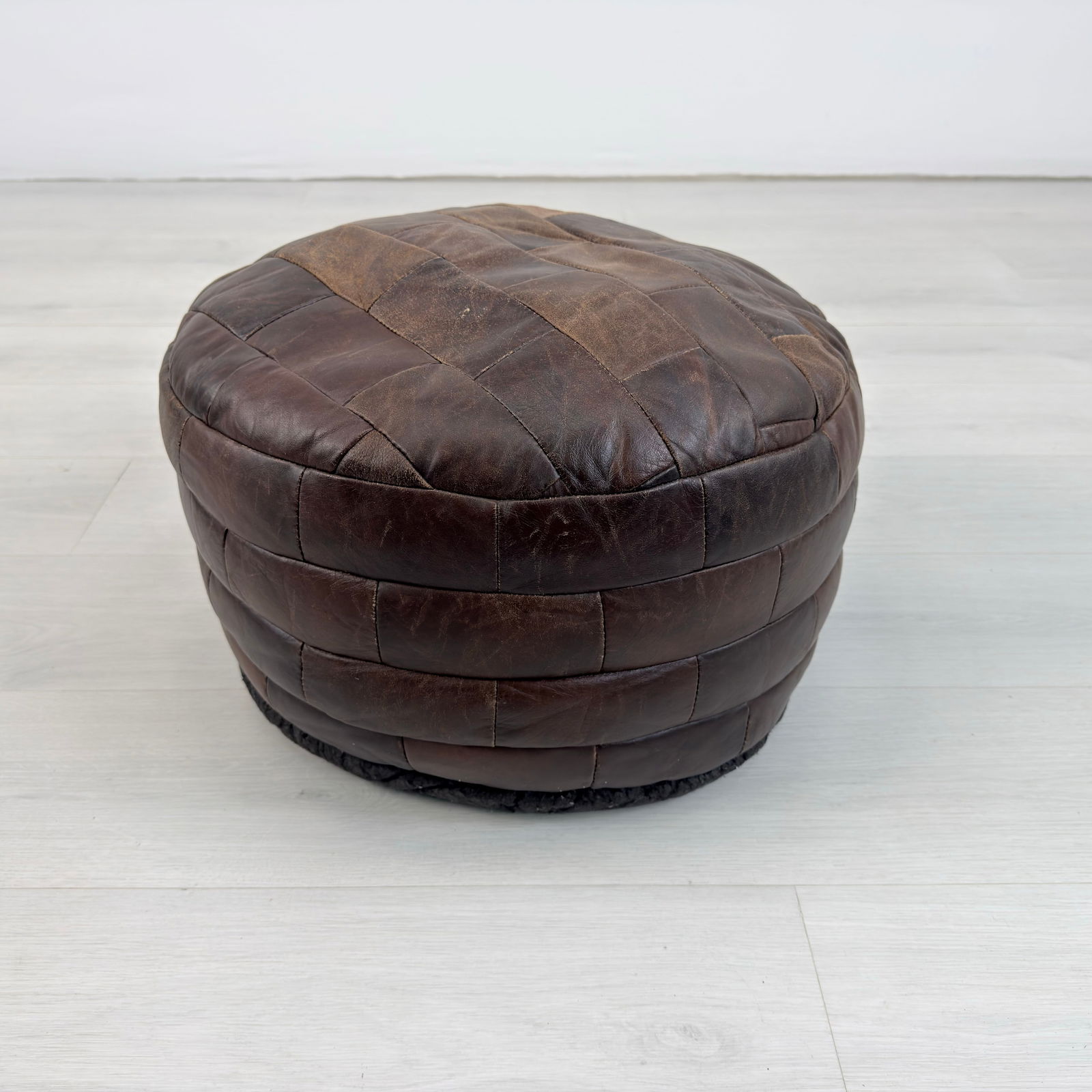 DE SEDE LEATHER POUF - 4