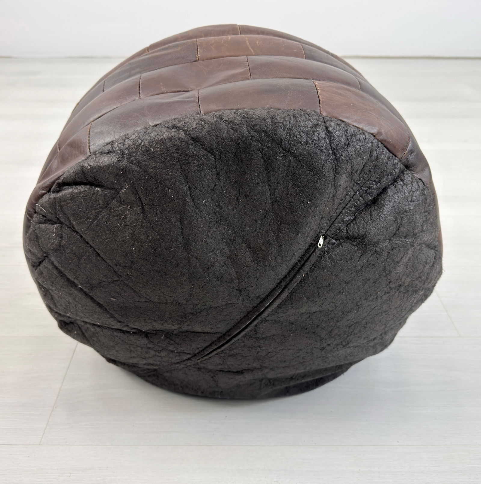 DE SEDE LEATHER POUF - 8
