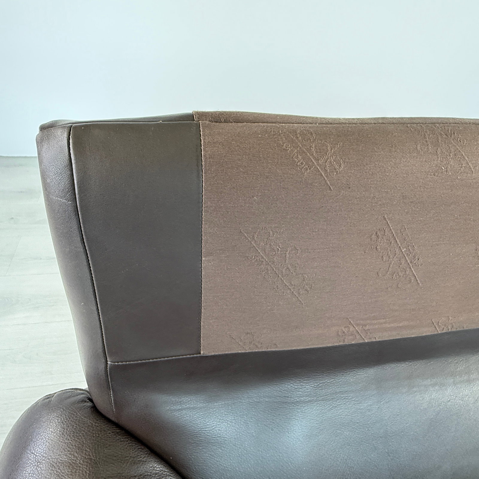 DE SEDE DS 2011 LEATHER SOFA, 1980s - 11