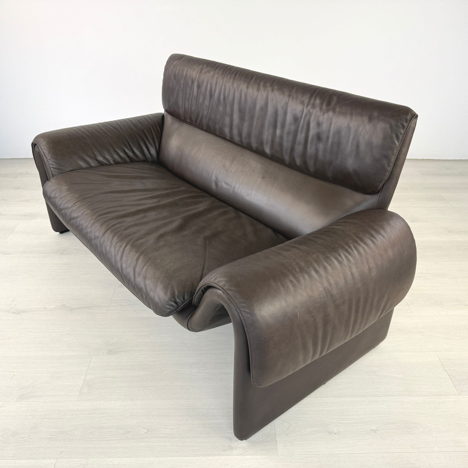 DE SEDE DS 2011 LEATHER SOFA, 1980s - 3