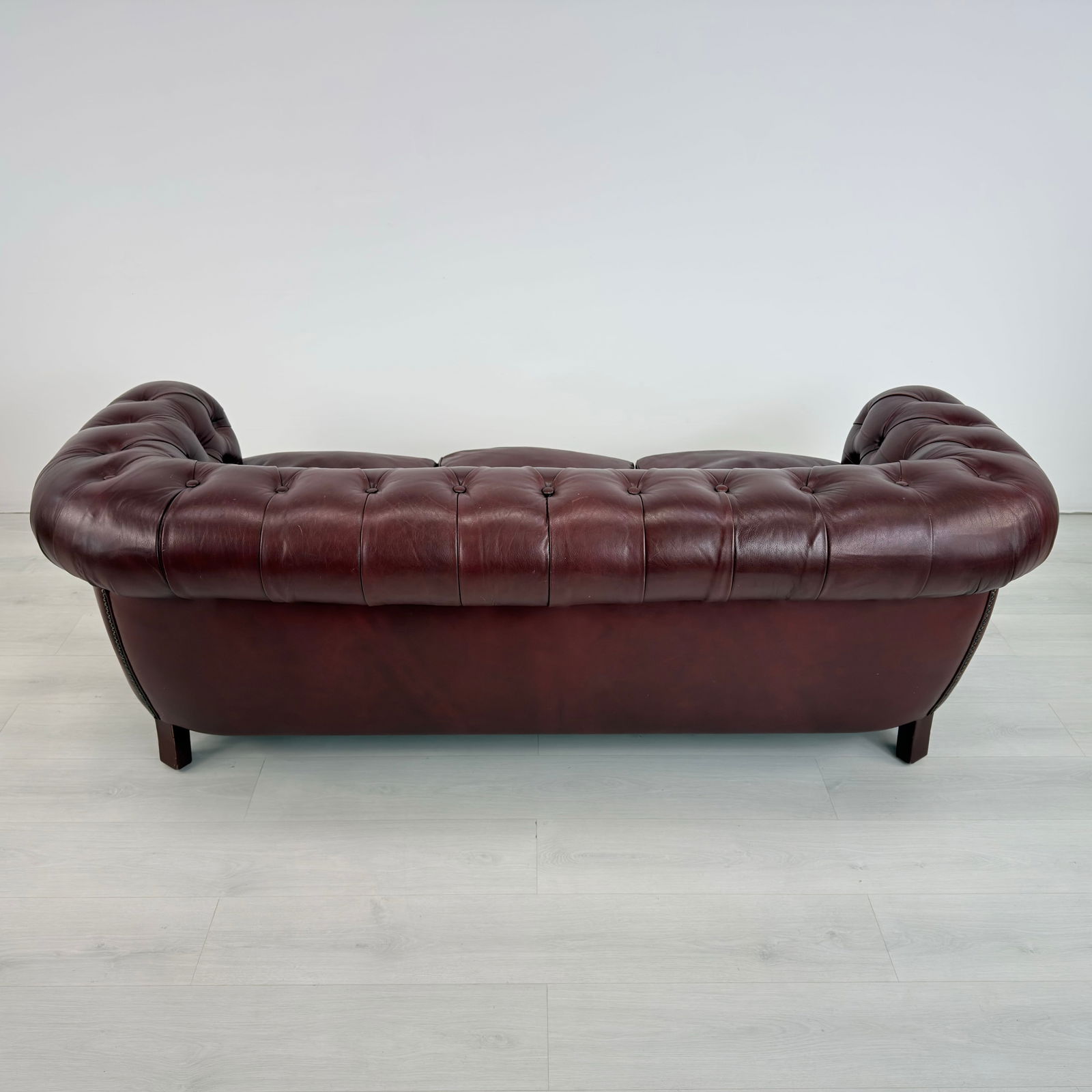 CHESTERFIELD 3-SEATER LEATHER SOFA - 5