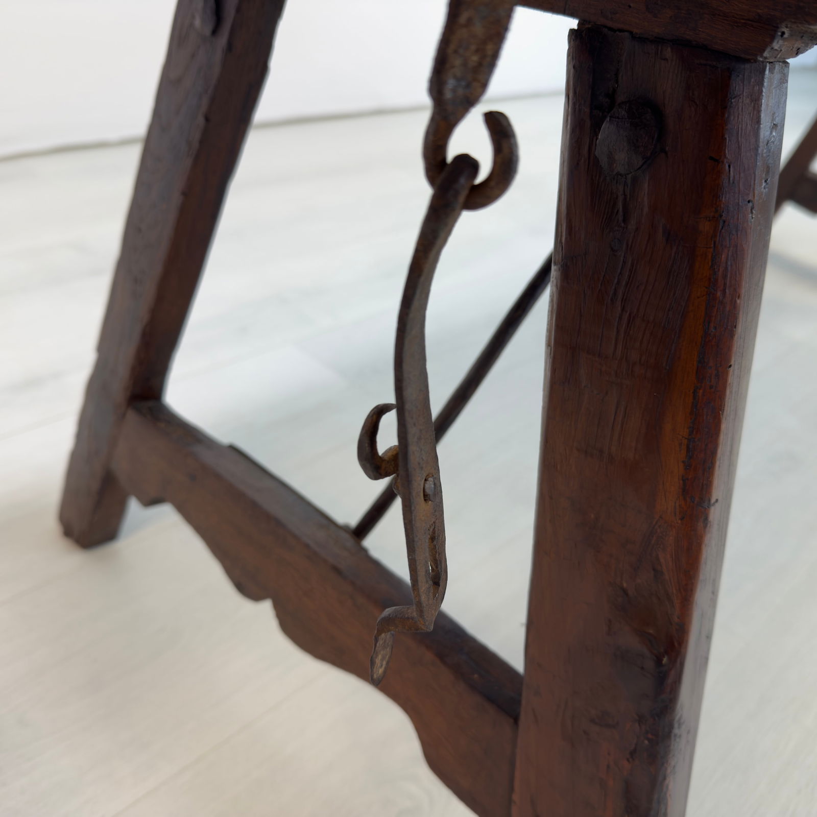 ANTIQUE ADJUSTABLE BENCH - 16