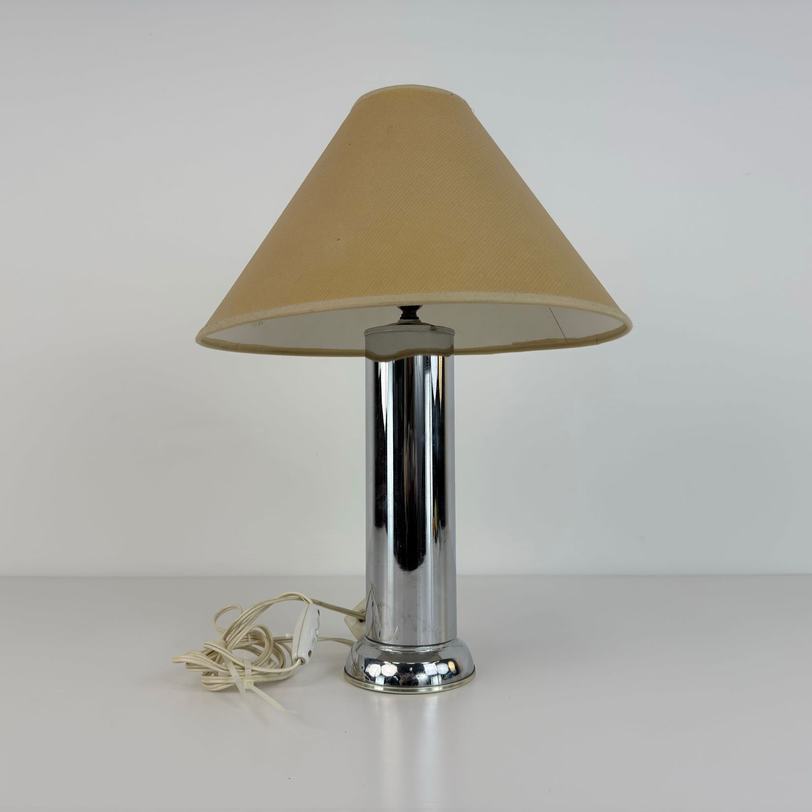 VINTAGE TABLE LAMP - 2