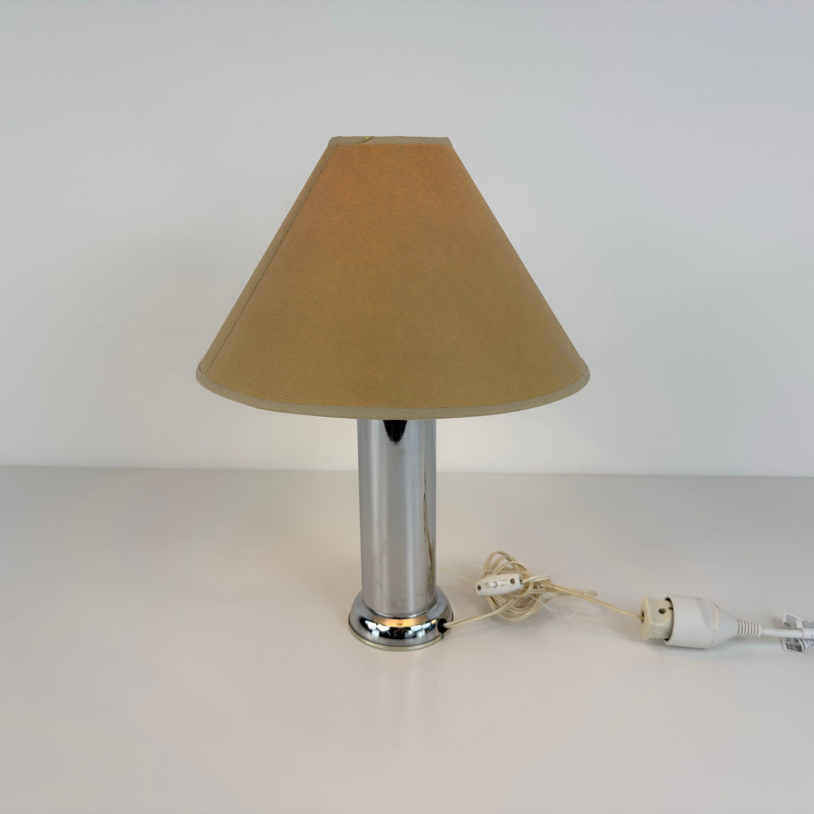 VINTAGE TABLE LAMP - 3