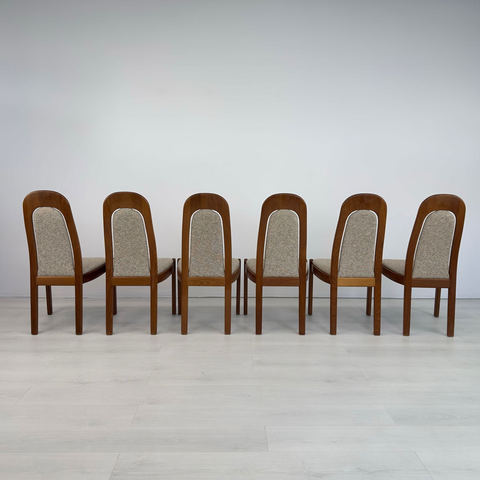 (6) DINING CHAIRS BY HOLSTEBRO MOBELFABRIK - 6