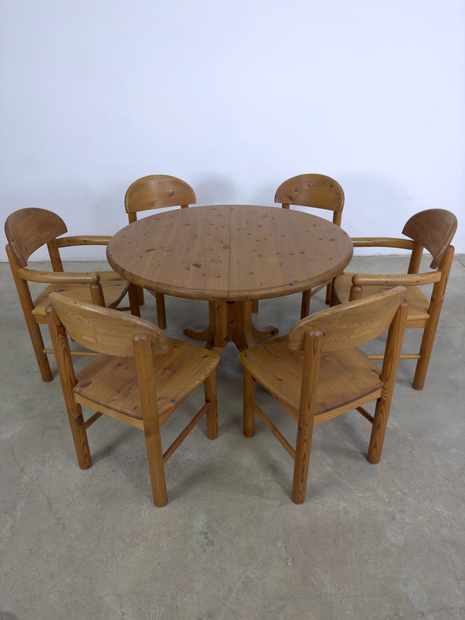 RAINER DAUMILLER EXTENDABLE DINING TABLE - 6