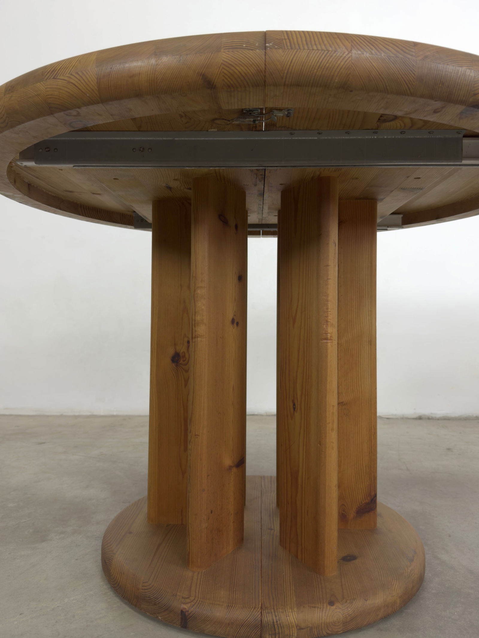 RAINER DAUMILLER ATTR EXTENDABLE DINING TABLE - 7