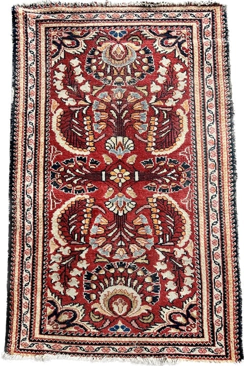 SMALL SAROUK RUG (1 of 4)