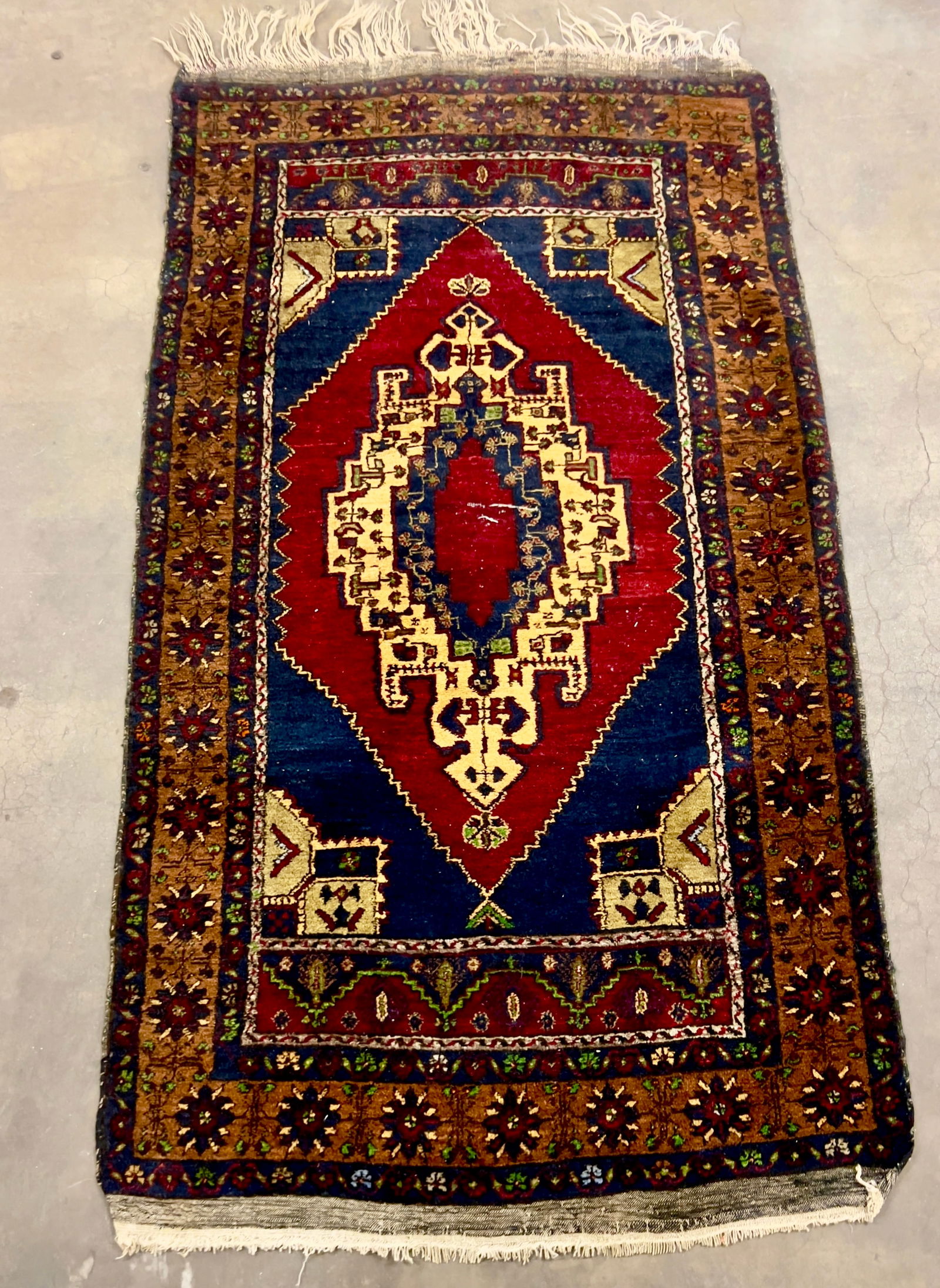 VINTAGE TURKISH WOOL RUG (1 of 11)