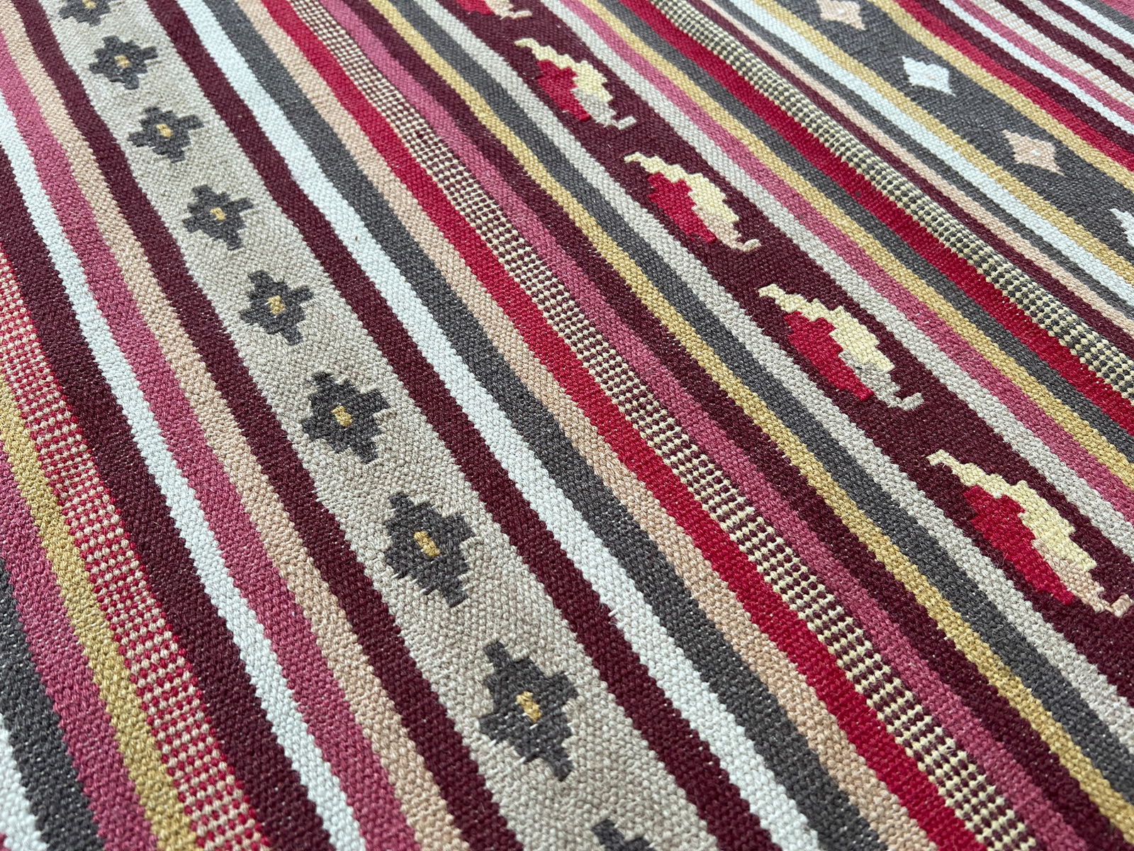 ORIENTAL FLATWEAVE RUG - 8