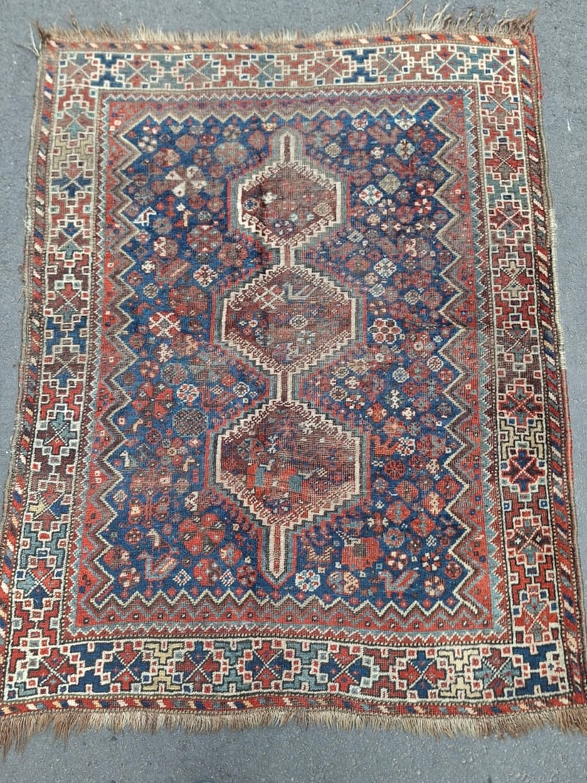 ANTIQUE PERSIAN SHIRAZ WOOL RUG (1 of 4)