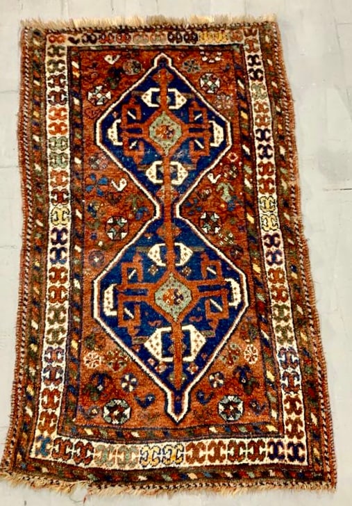 ANTIQUE PERSIAN SHIRAZ WOOL RUG (1 of 8)