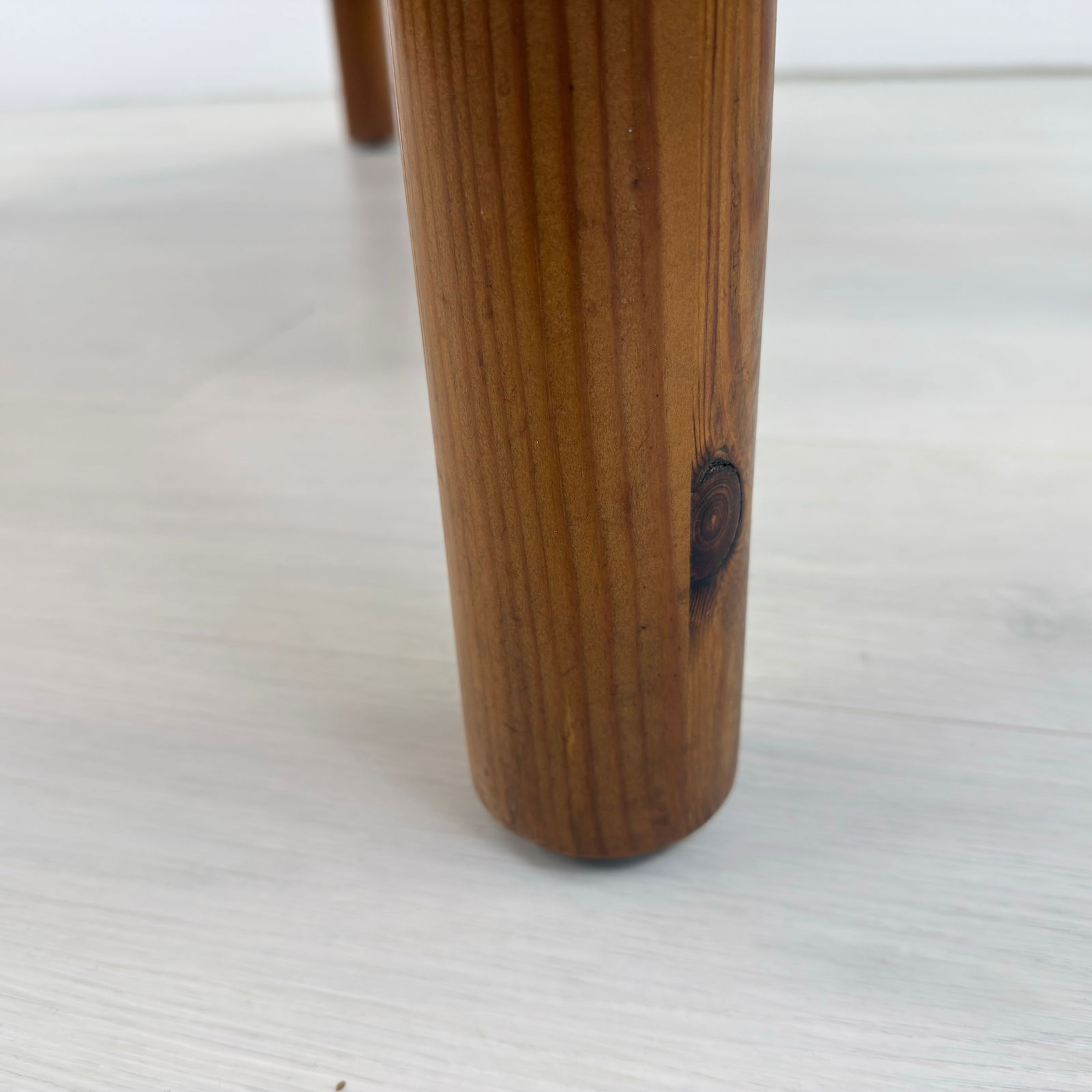 SCANDINAVIAN COFFEE TABLE - 11