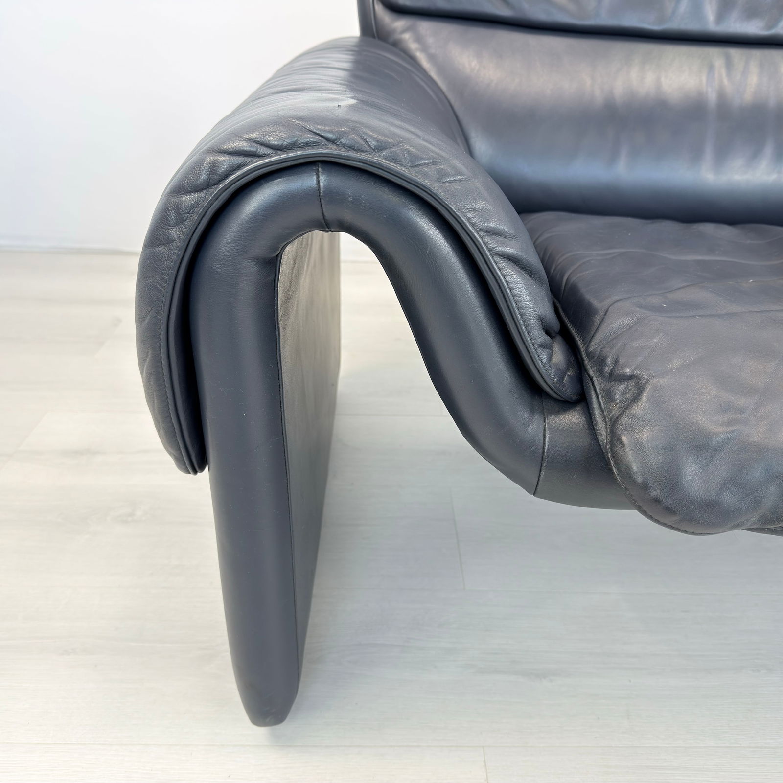 DE SEDE DS 2011 LEATHER SOFA - 11