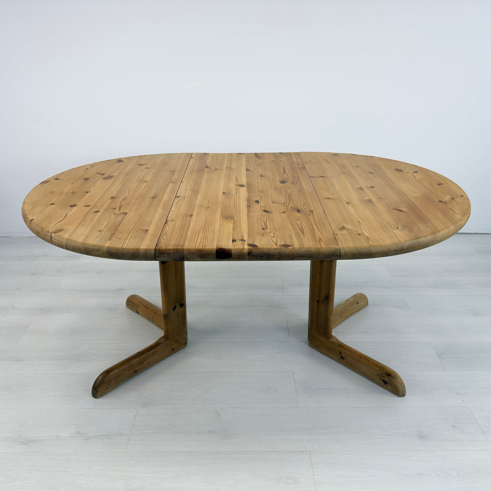 SCANDINAVIAN EXTENDABLE DINING TABLE - 10
