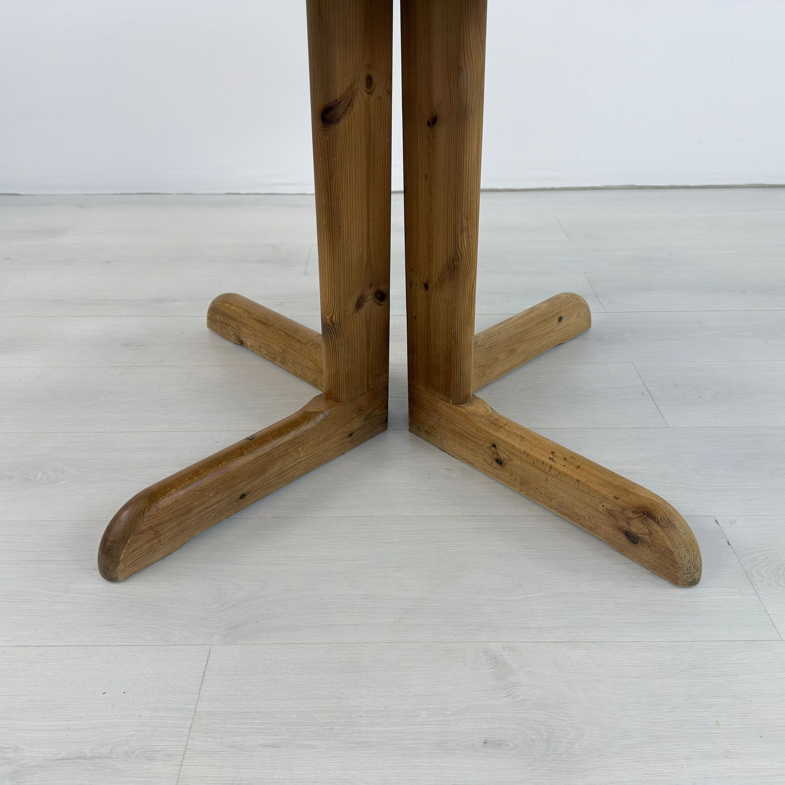 SCANDINAVIAN EXTENDABLE DINING TABLE - 13